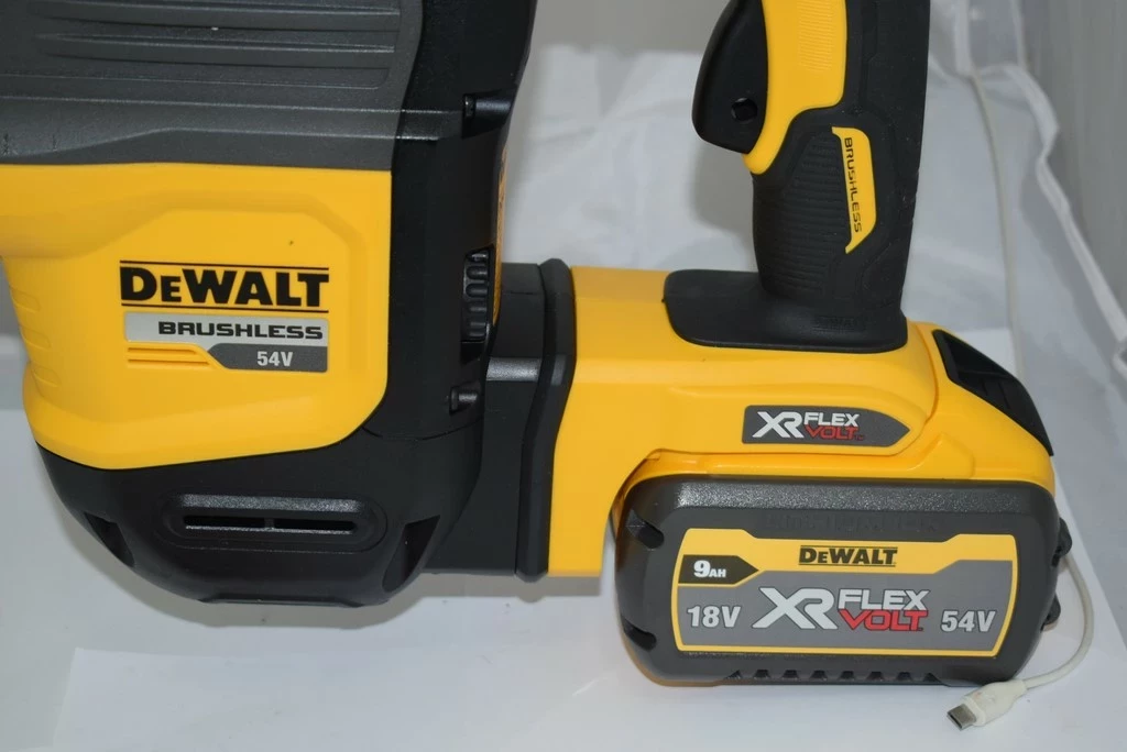 mlot-udarowy-dewalt-dch614-stan-11323-2