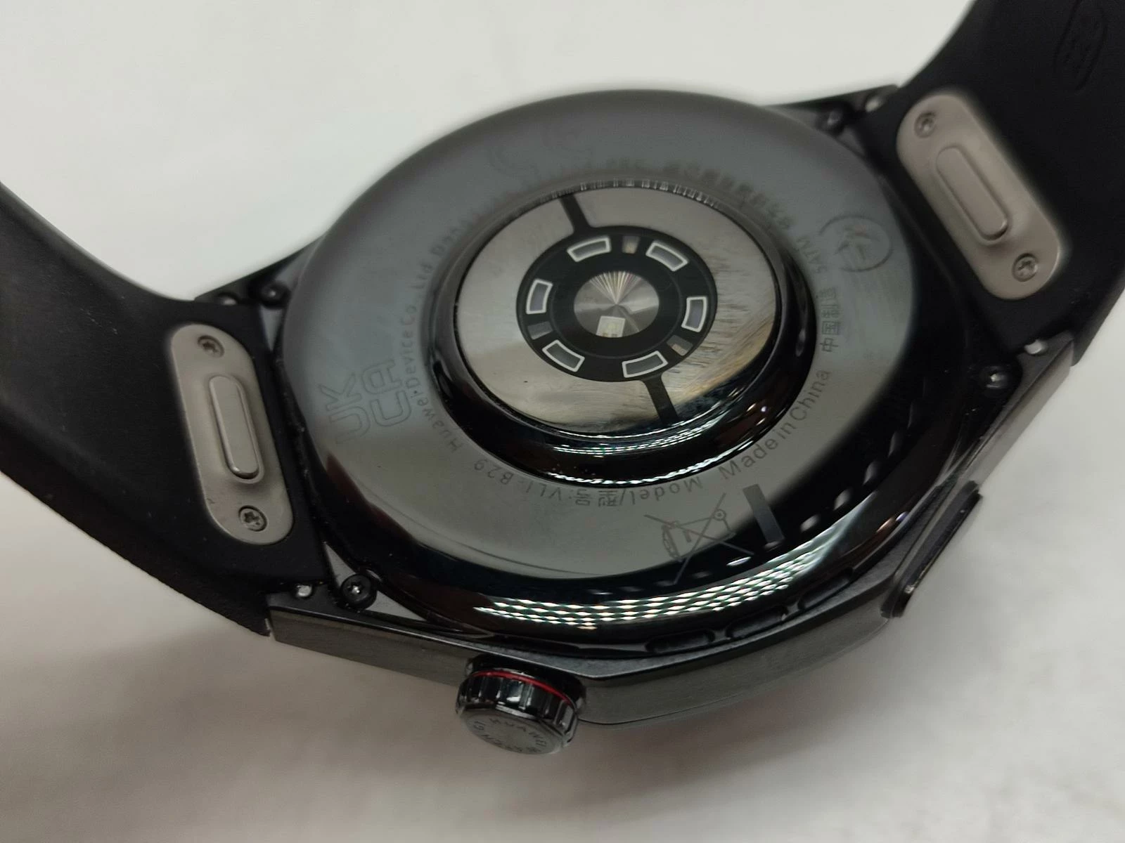 smartwatch-huawei-watch-gt-5-pro-z-ladowarka-w-pudelku-kolor-249512-1647413