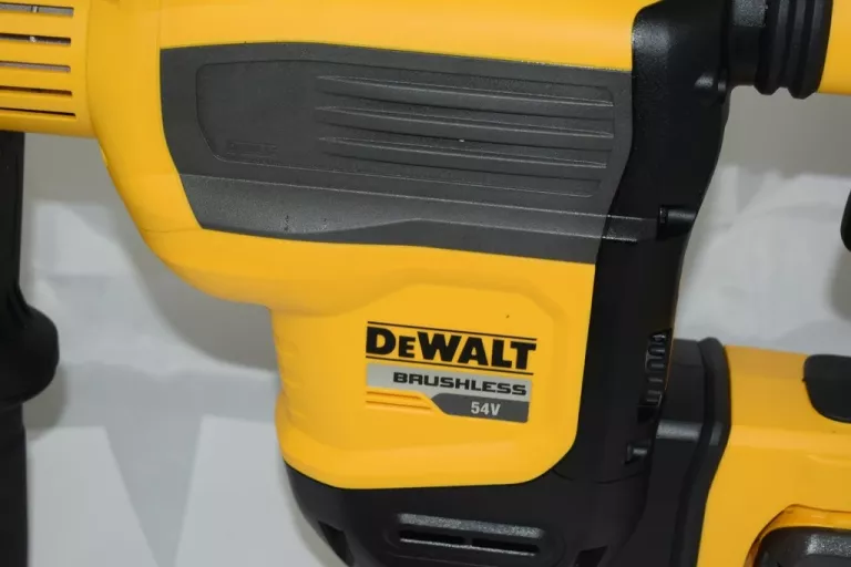 mlot-udarowy-dewalt-dch614-typ-uchwytu-128474-2