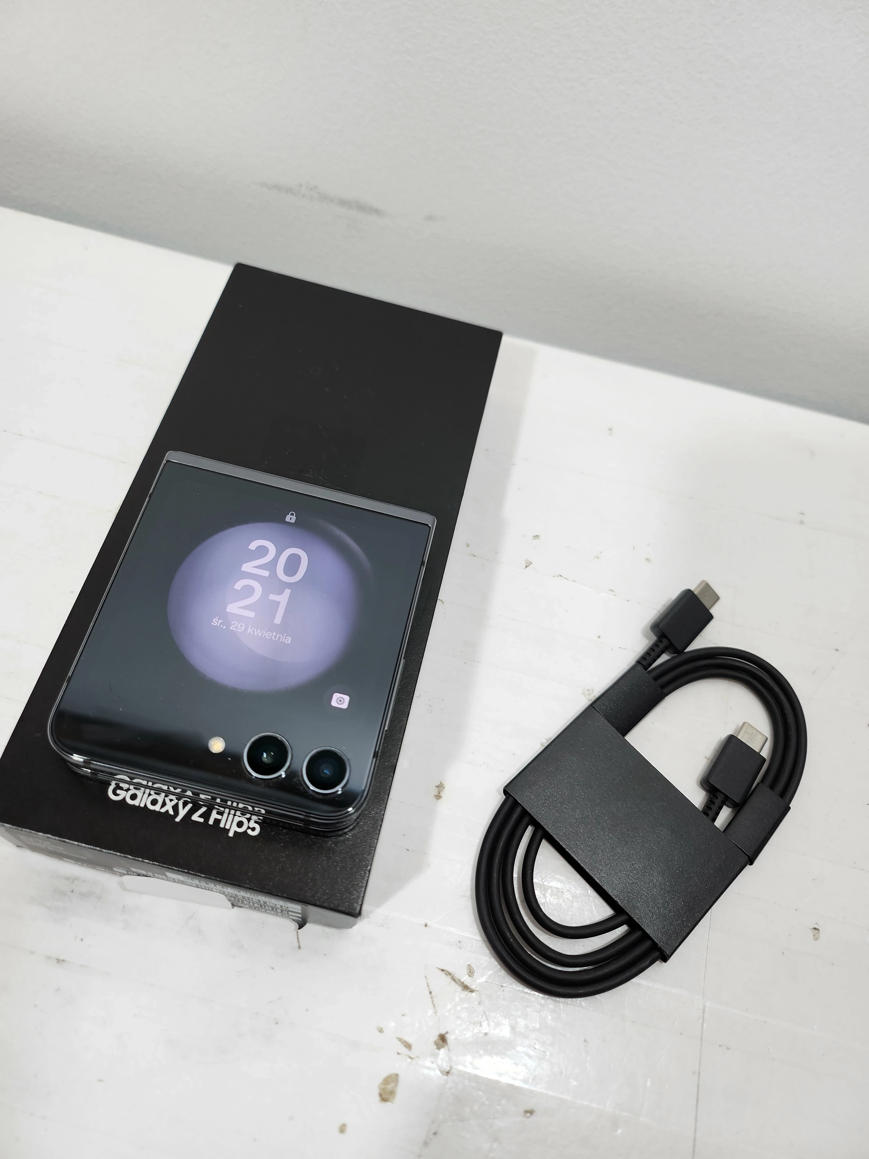 telefon-samsung-galaxy-z-flip-5-ean-gtin-8806095012766