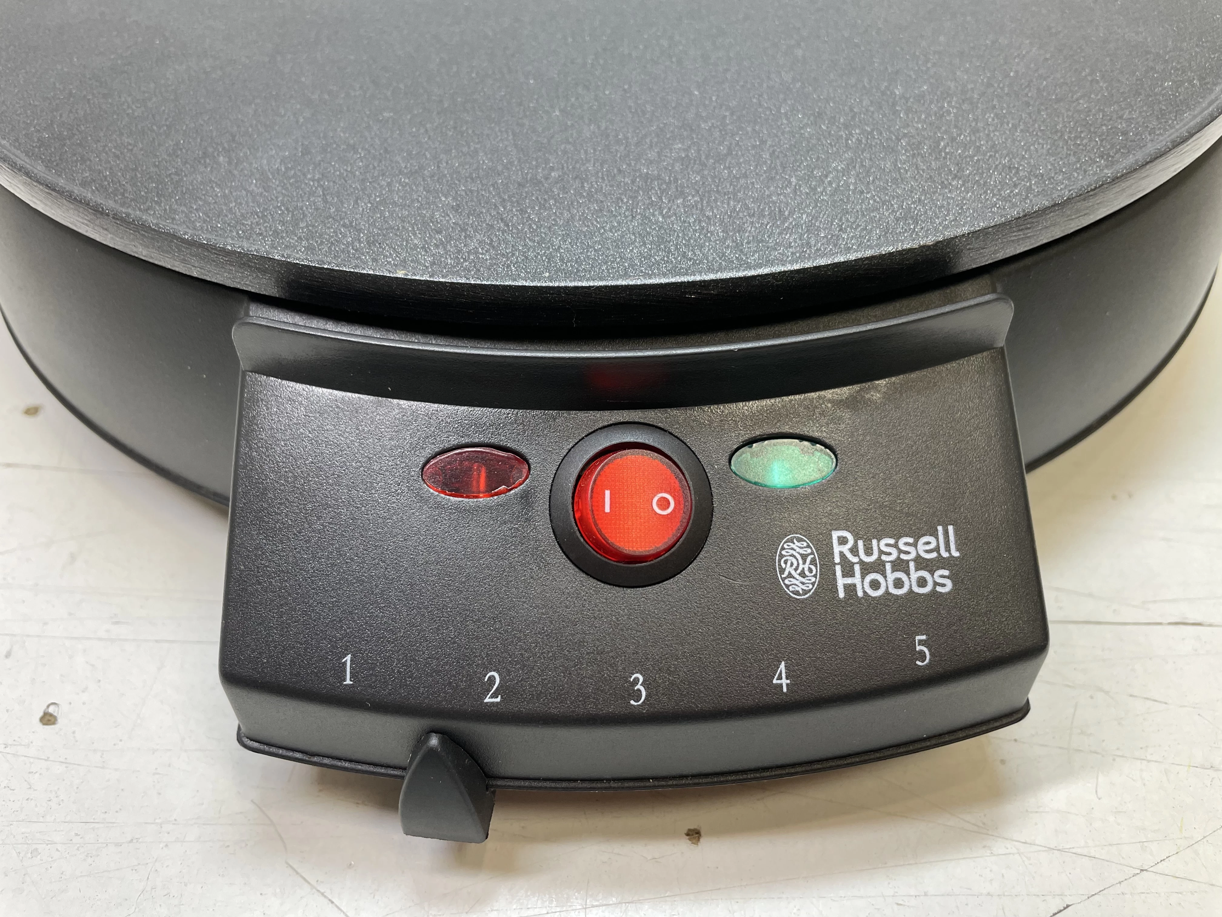 nalesnikarka-russell-hobbs-20922-56-stan-11323-2