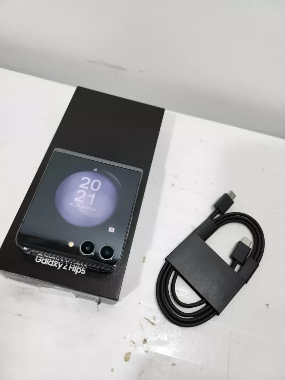 telefon-samsung-galaxy-z-flip-5-ean-gtin-8806095012766