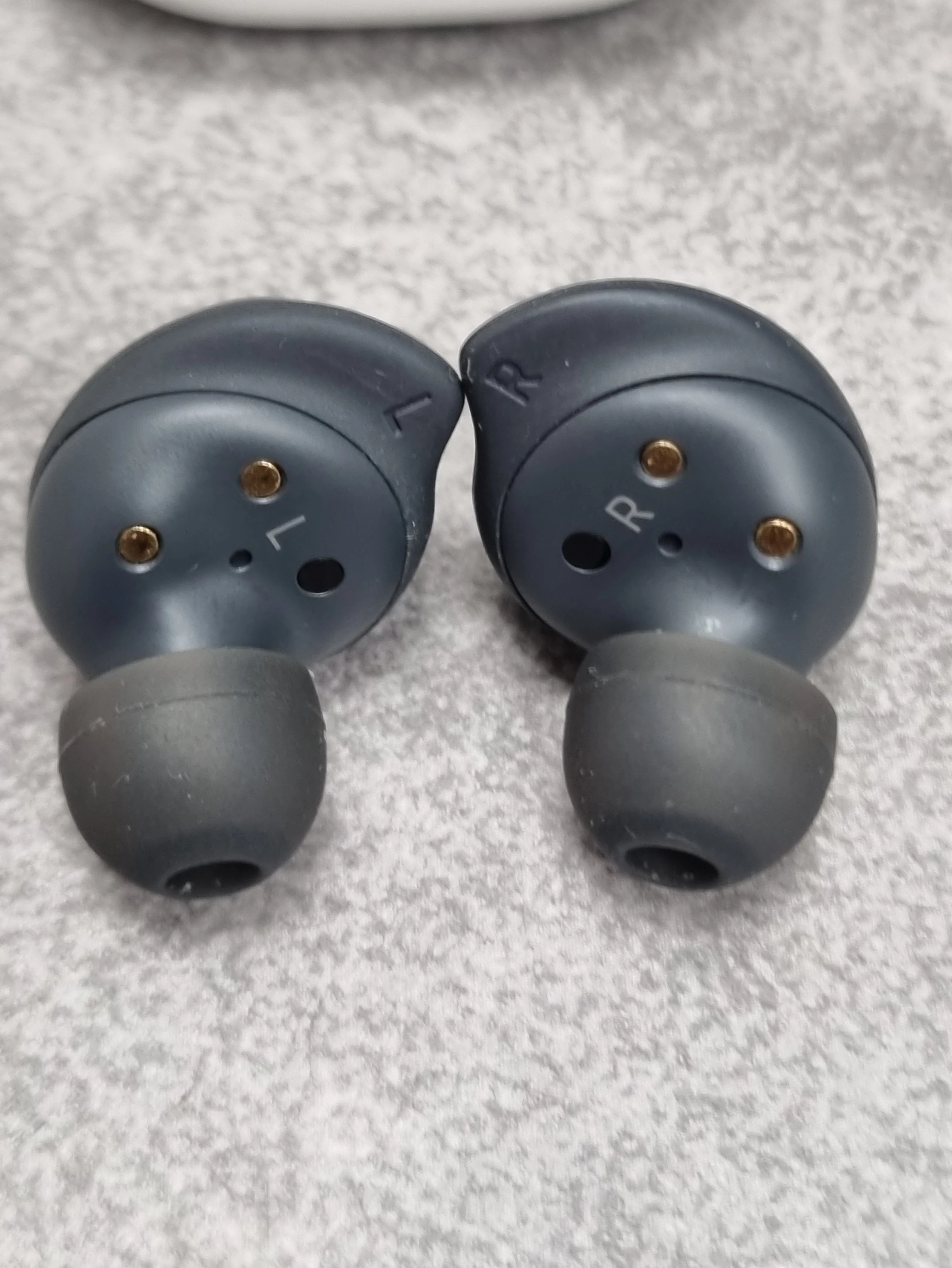 sluchawki-samsung-buds-fe-transmisja-sygnalu-203713-217785