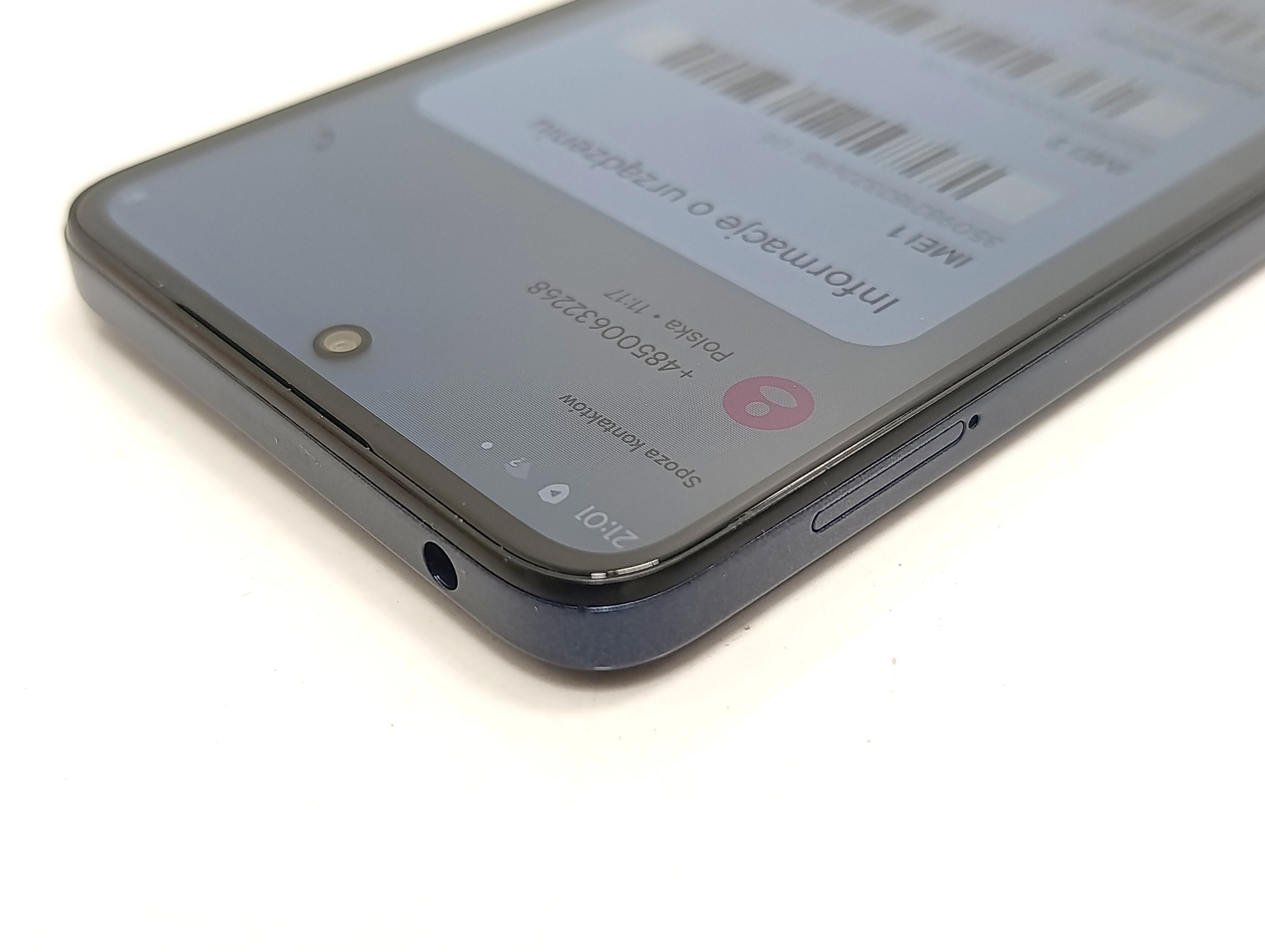 telefon-motorola-moto-e15-264gb-kod-producenta-pb6s0013fr