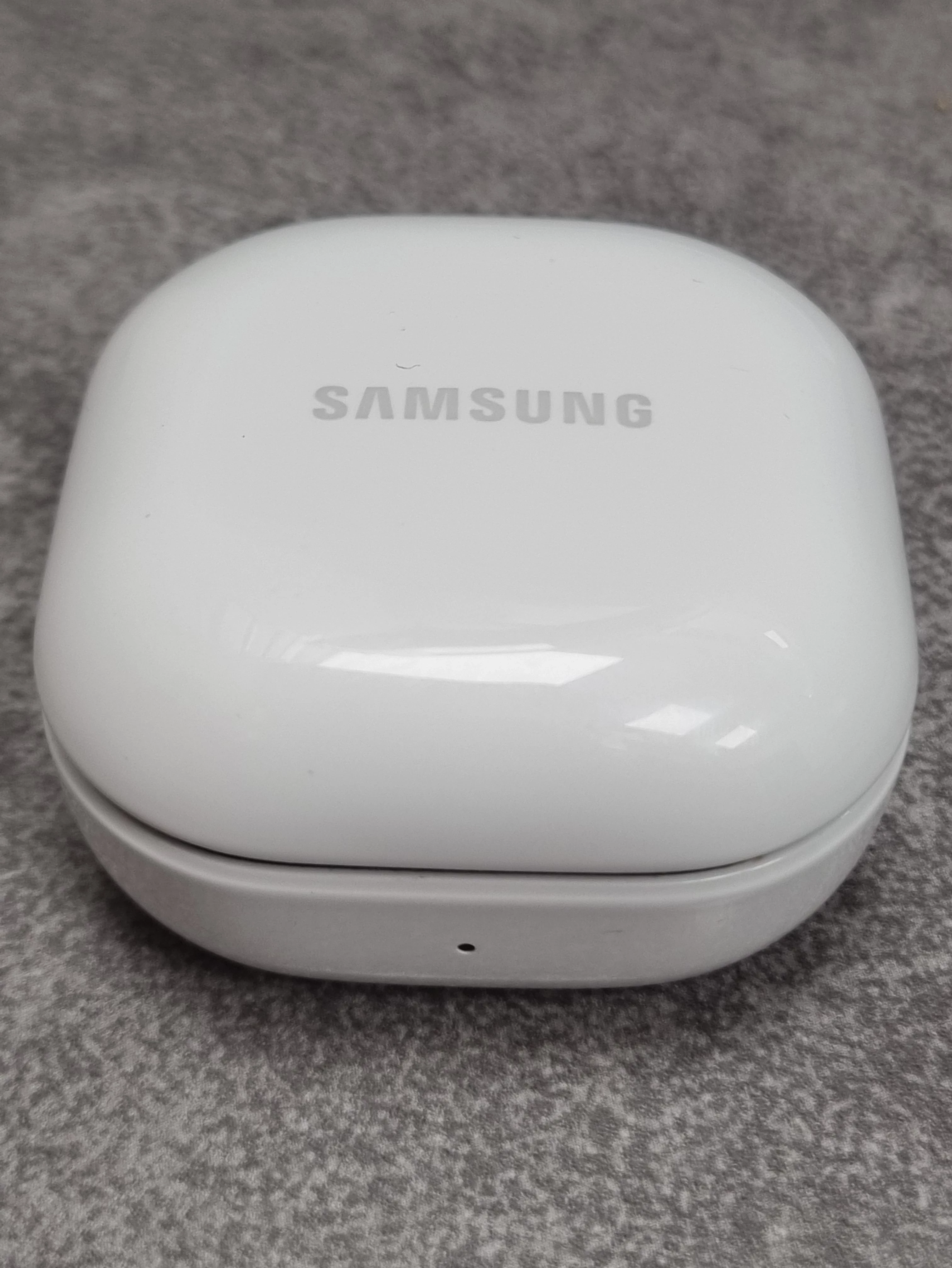 sluchawki-samsung-buds-fe-stan-11323-2