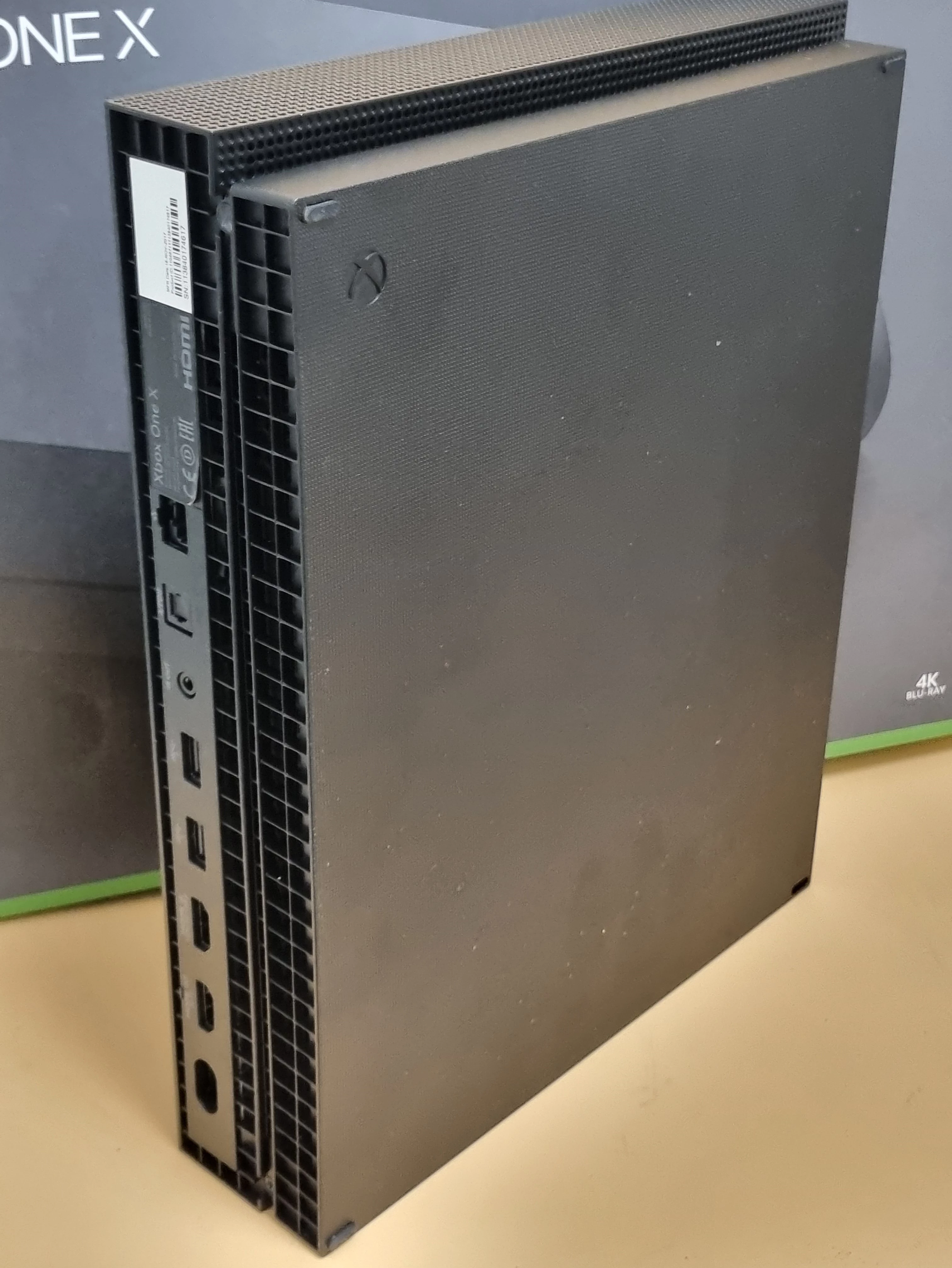 konsola-microsoft-xbox-one-x-1tb-gry-w-zestawie-205998-225570