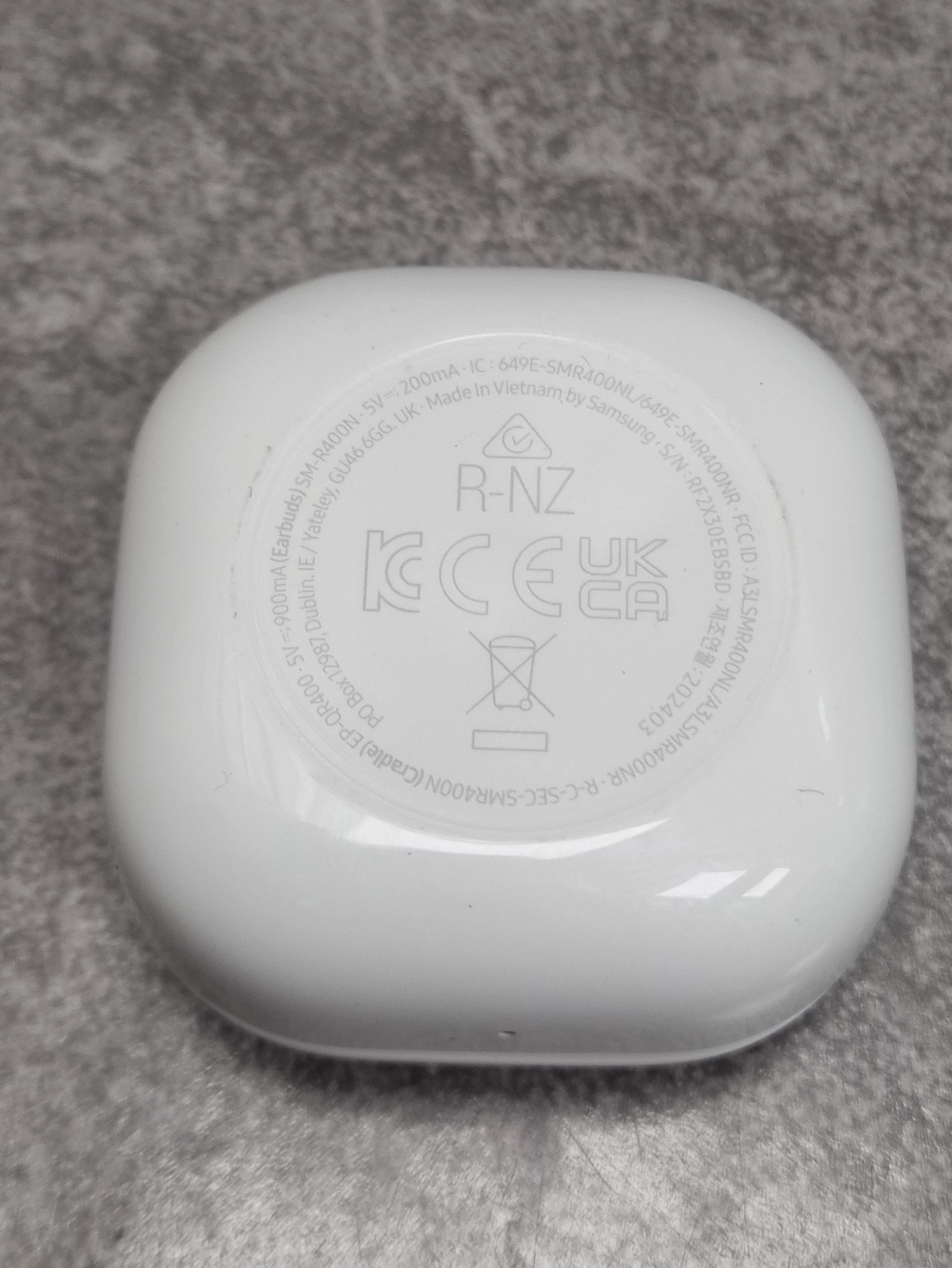 sluchawki-samsung-buds-fe-model-250439-1920338