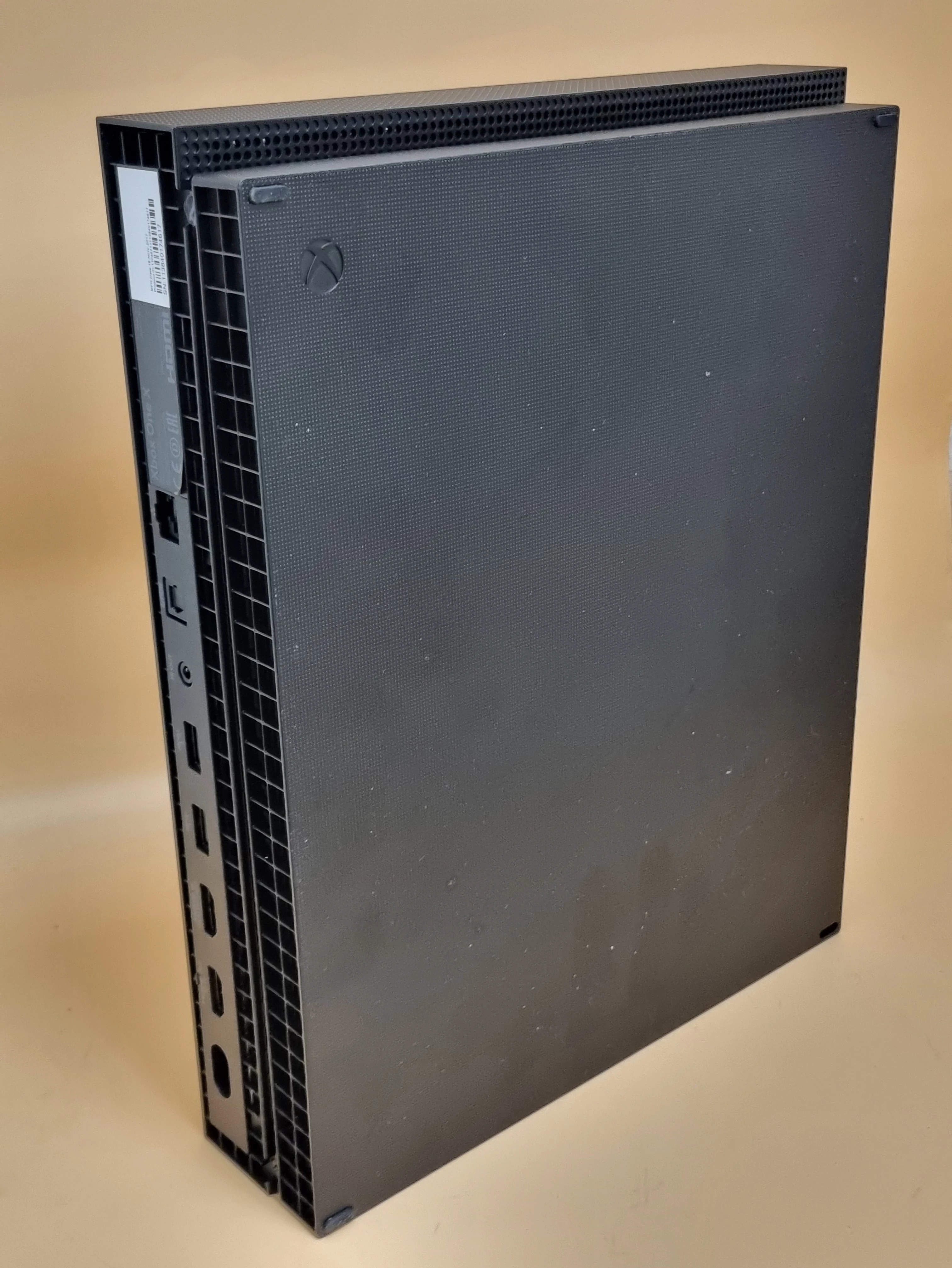 konsola-microsoft-xbox-one-x-1tb-ean-gtin-889842208344