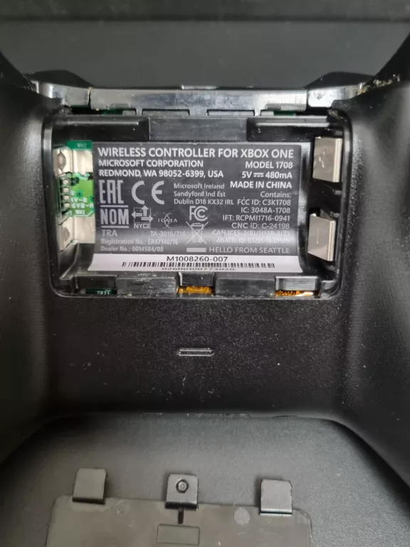 konsola-microsoft-xbox-one-x-1tb-dysk-wbudowana-pamiec-5179-352249