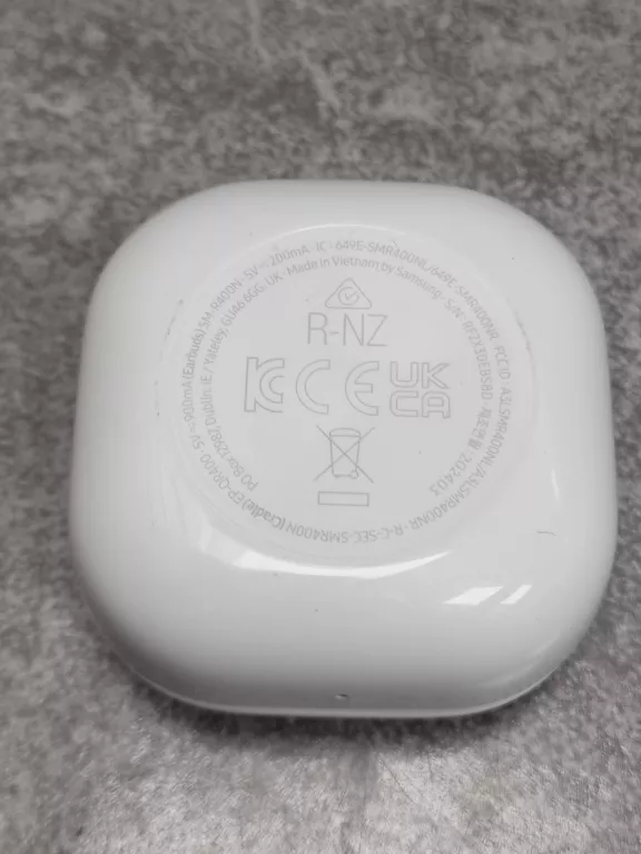 sluchawki-samsung-buds-fe-model-250439-1920338