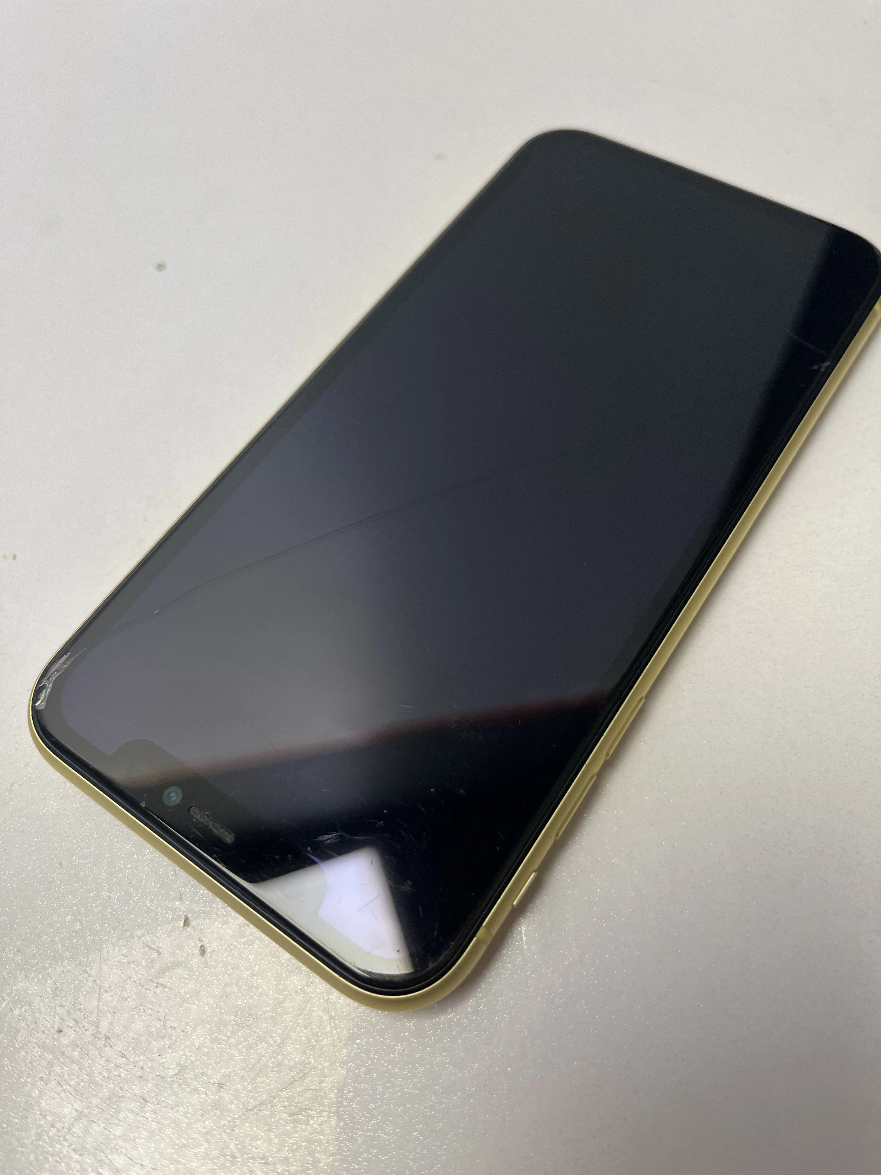 telefon-apple-iphone-11-128gb-76-bat-opis-wbudowana-pamiec-202869-214189