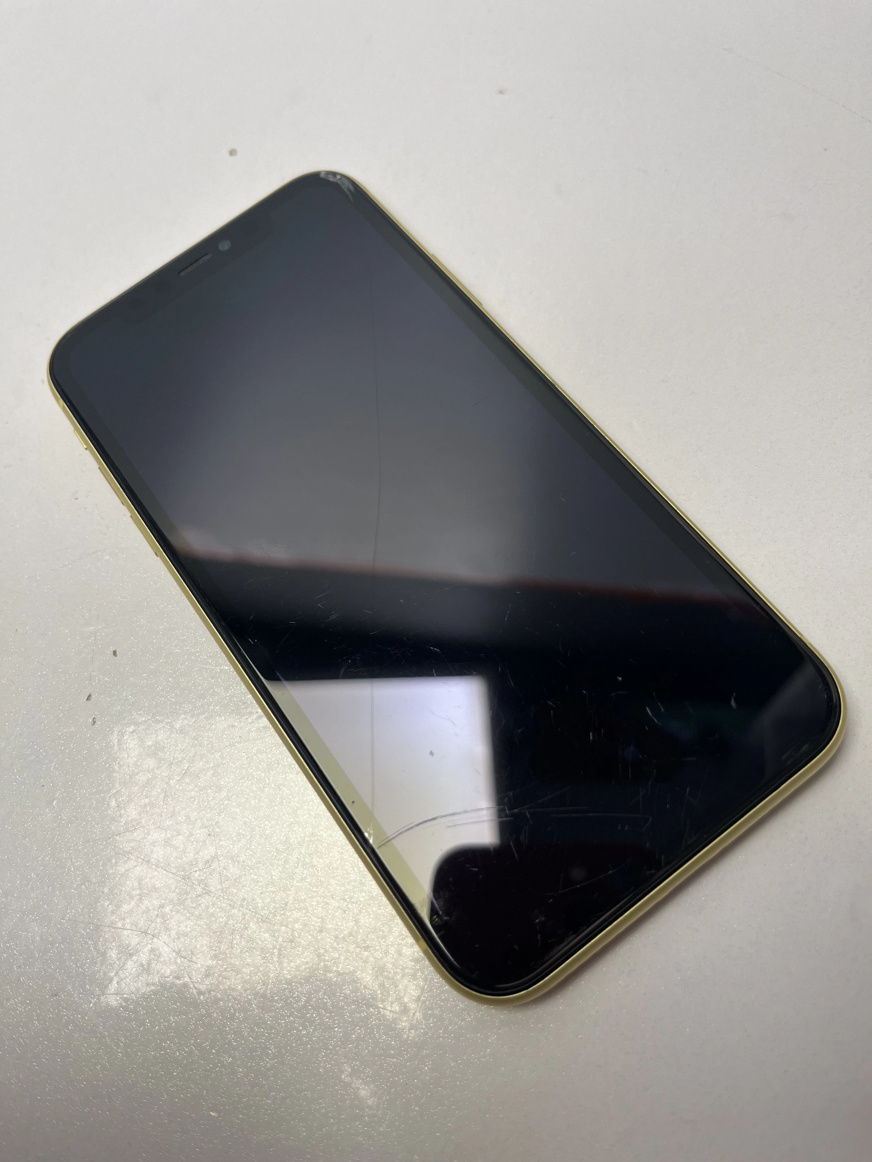 telefon-apple-iphone-11-128gb-76-bat-opis-przekatna-ekranu-610