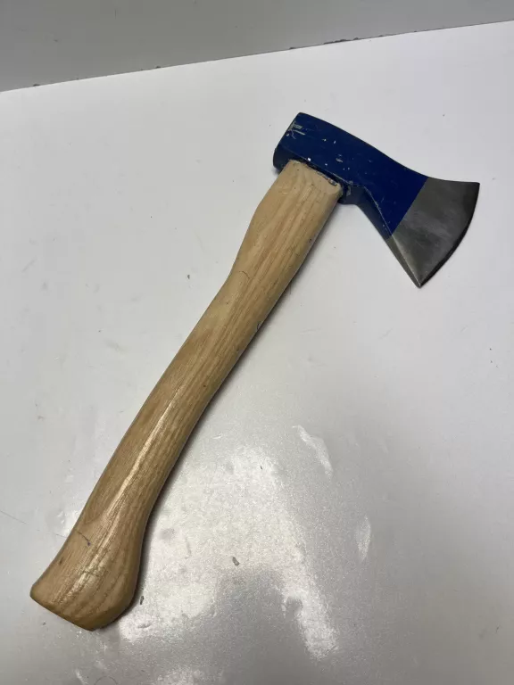 siekiera-lux-tools-stan-11323-2