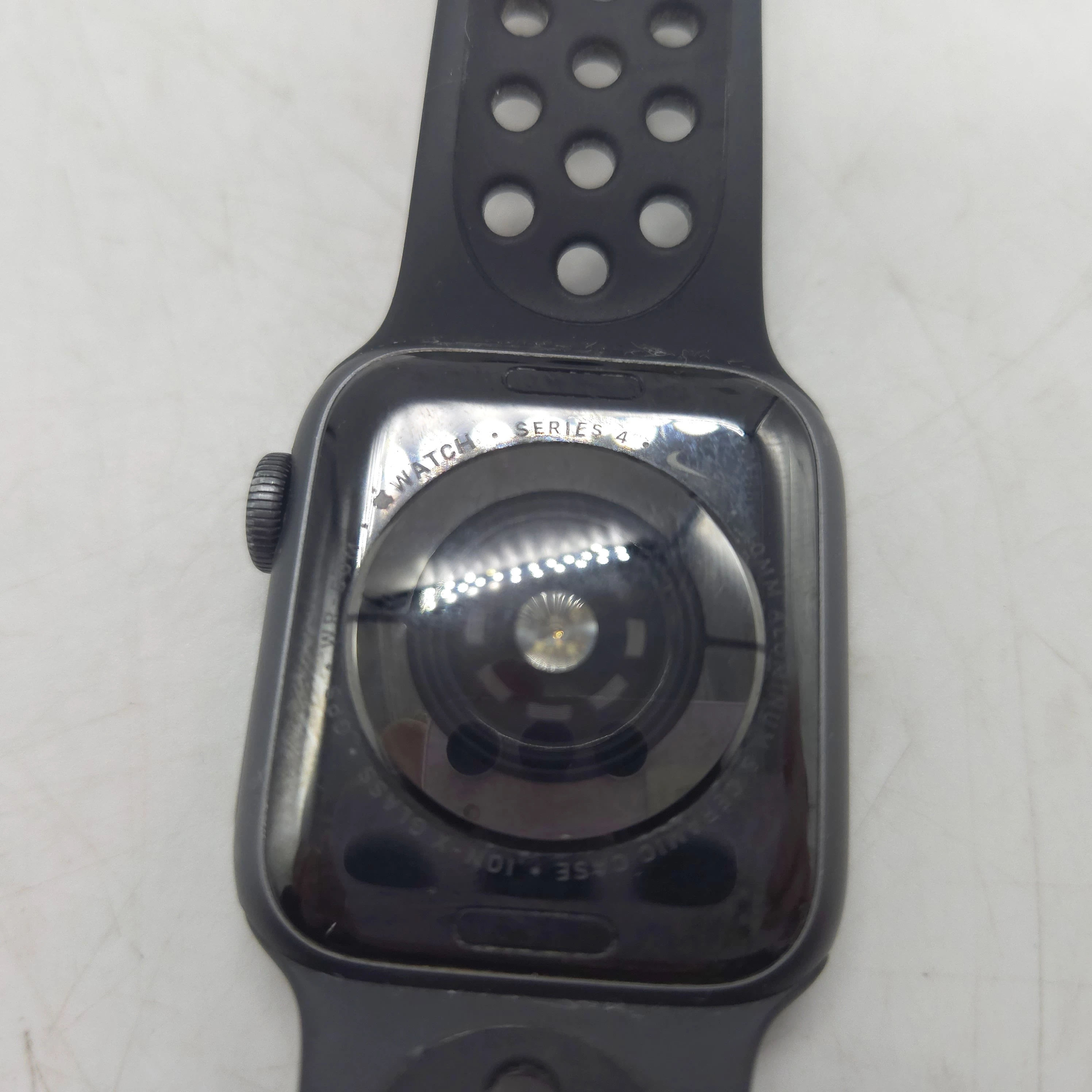 zegarek-applewatch-4-nike-szerokosc-koperty-3400