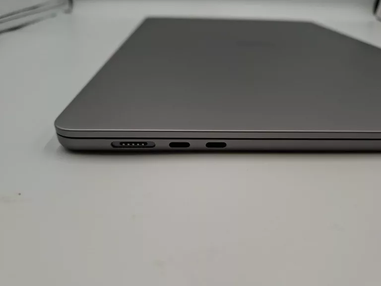 macbook-air-model-air-a3114-16256gb-komplet-wielkosc-pamieci-ram-200941-2193