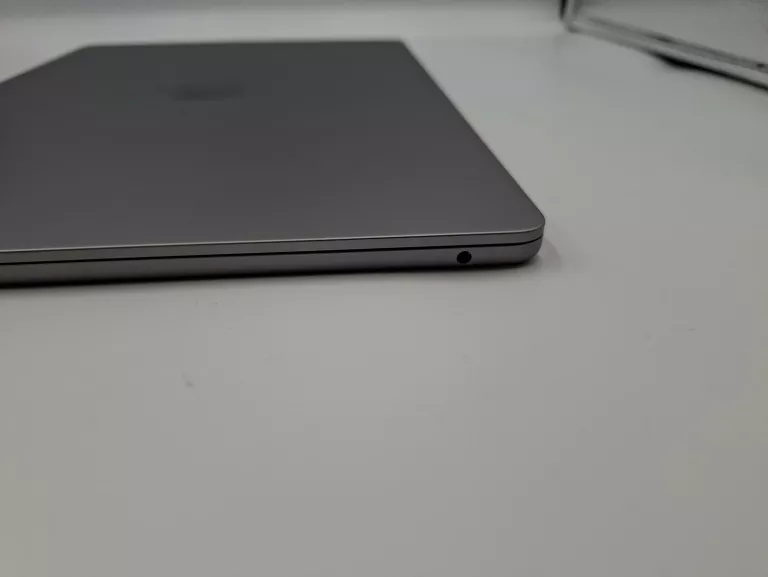 macbook-air-model-air-a3114-16256gb-komplet-pojemnosc-dysku-256