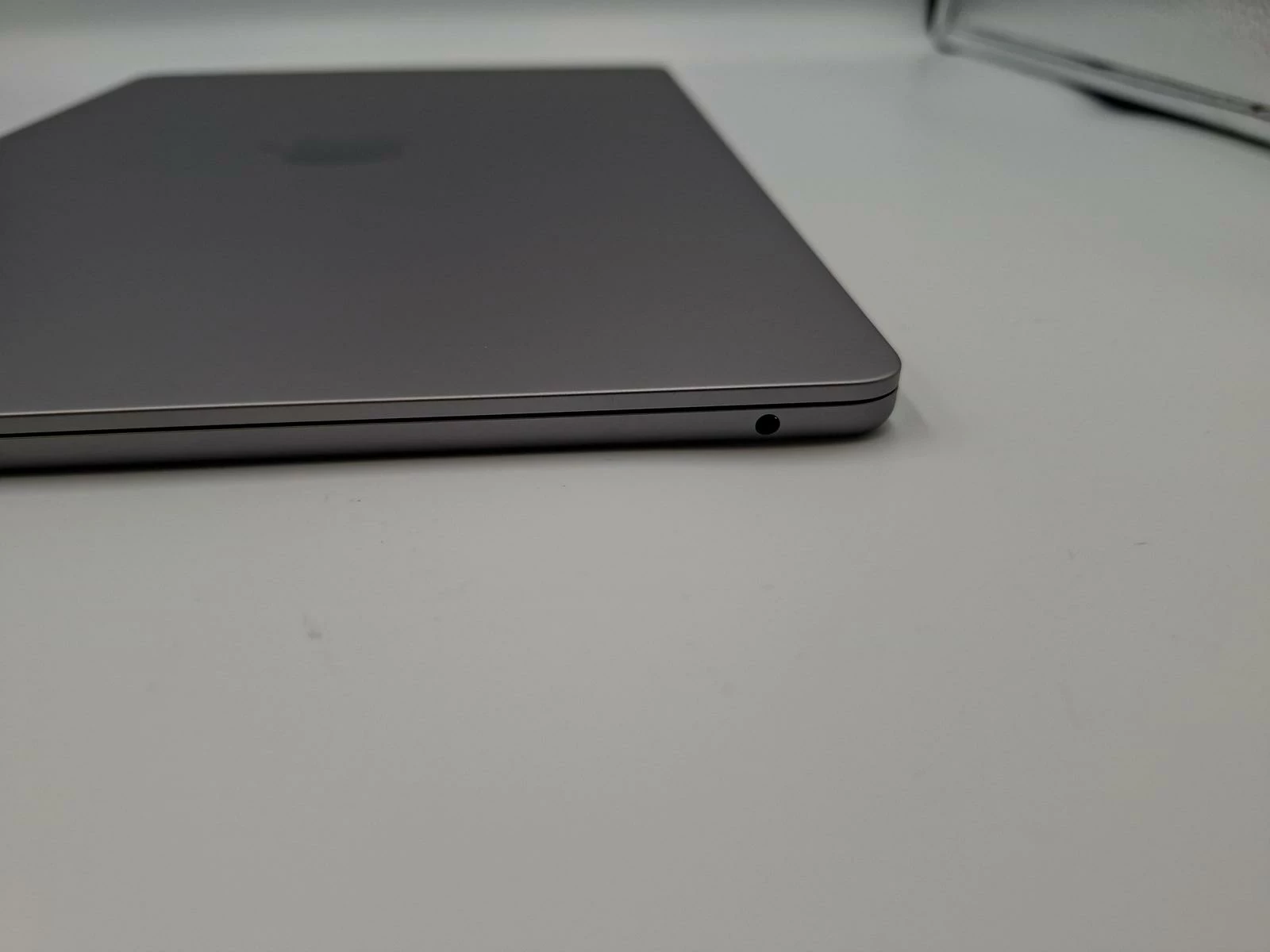 macbook-air-model-air-a3114-16256gb-komplet-pojemnosc-dysku-256