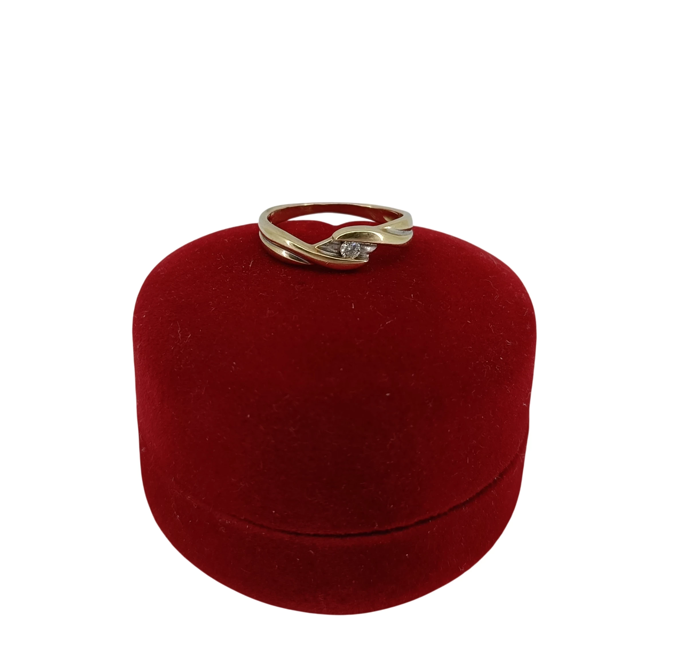 niezwykly-zloty-pierscionek-z-diamentem-182g-r9-material-15835-2