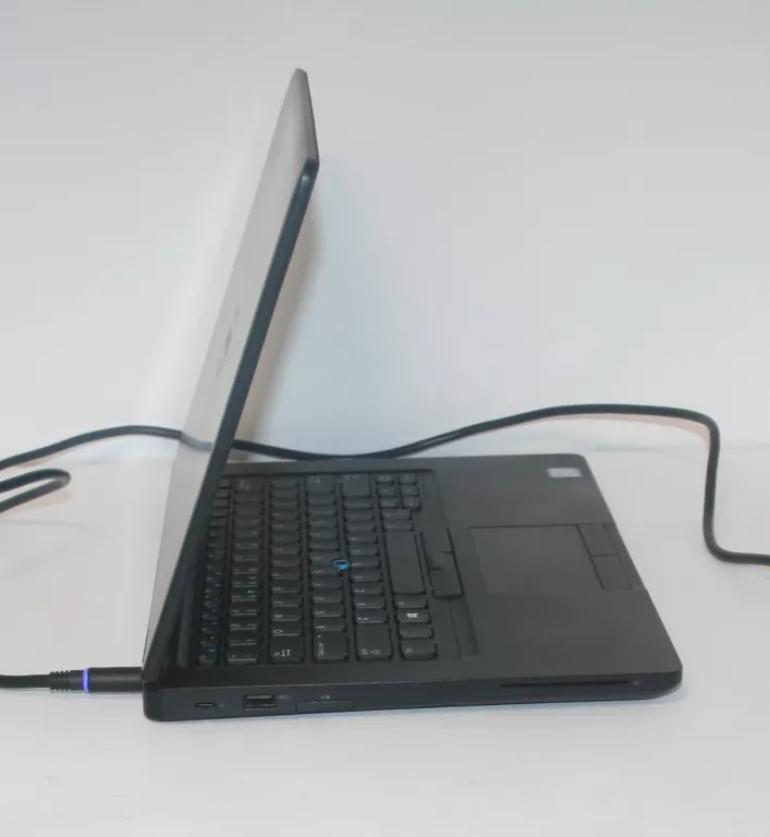 laptop-dell-latitude-5490-win-11-16gb-256-gb-core-i5-przekatna-ekranu-1400