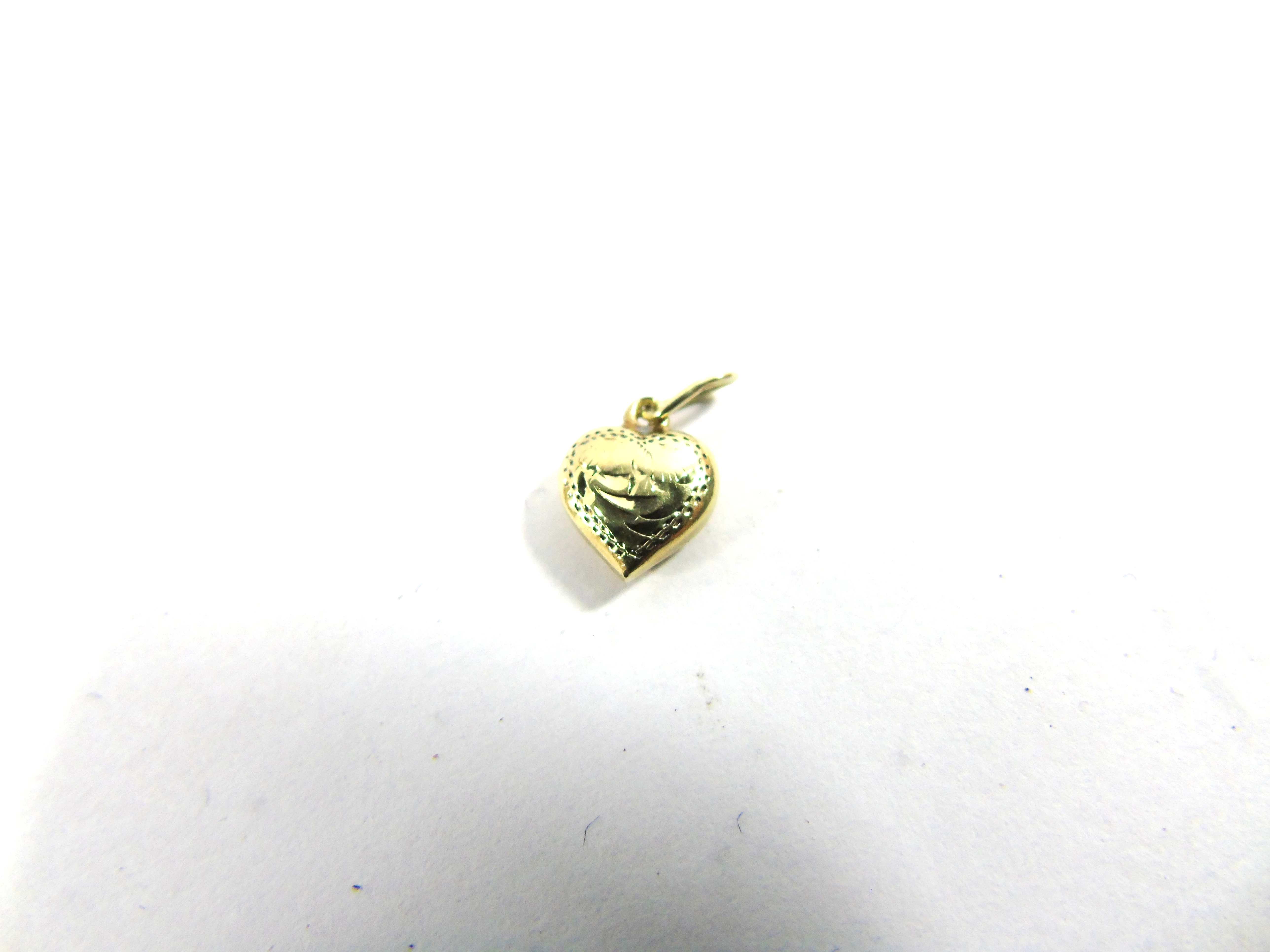 zakochana-zlota-zawieszka-pr585-serduszko-plac-wolnosci-6-zuromin