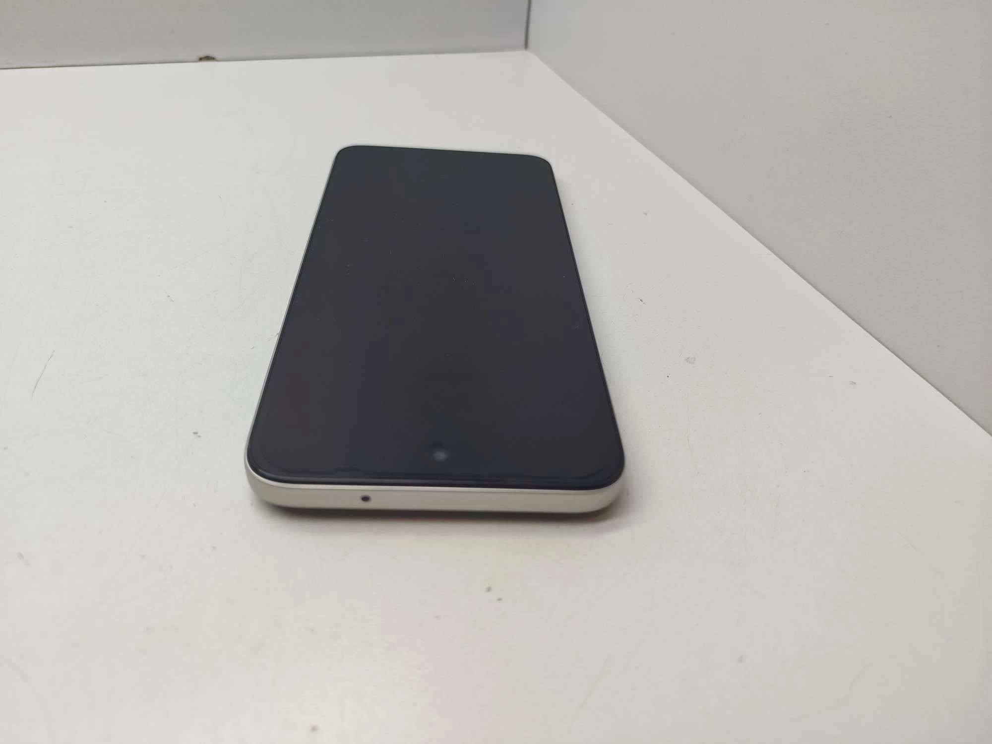 telefon-redmi-15-2568-przekatna-ekranu-690