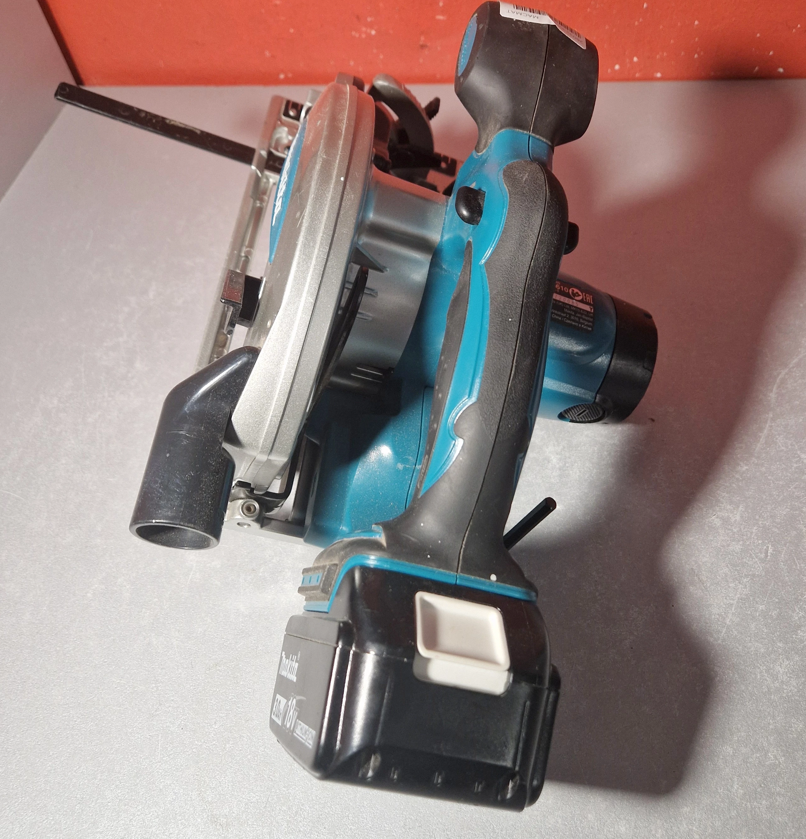 pila-tarczowa-makita-dss610aku-3ah-ean-gtin-0088381657266