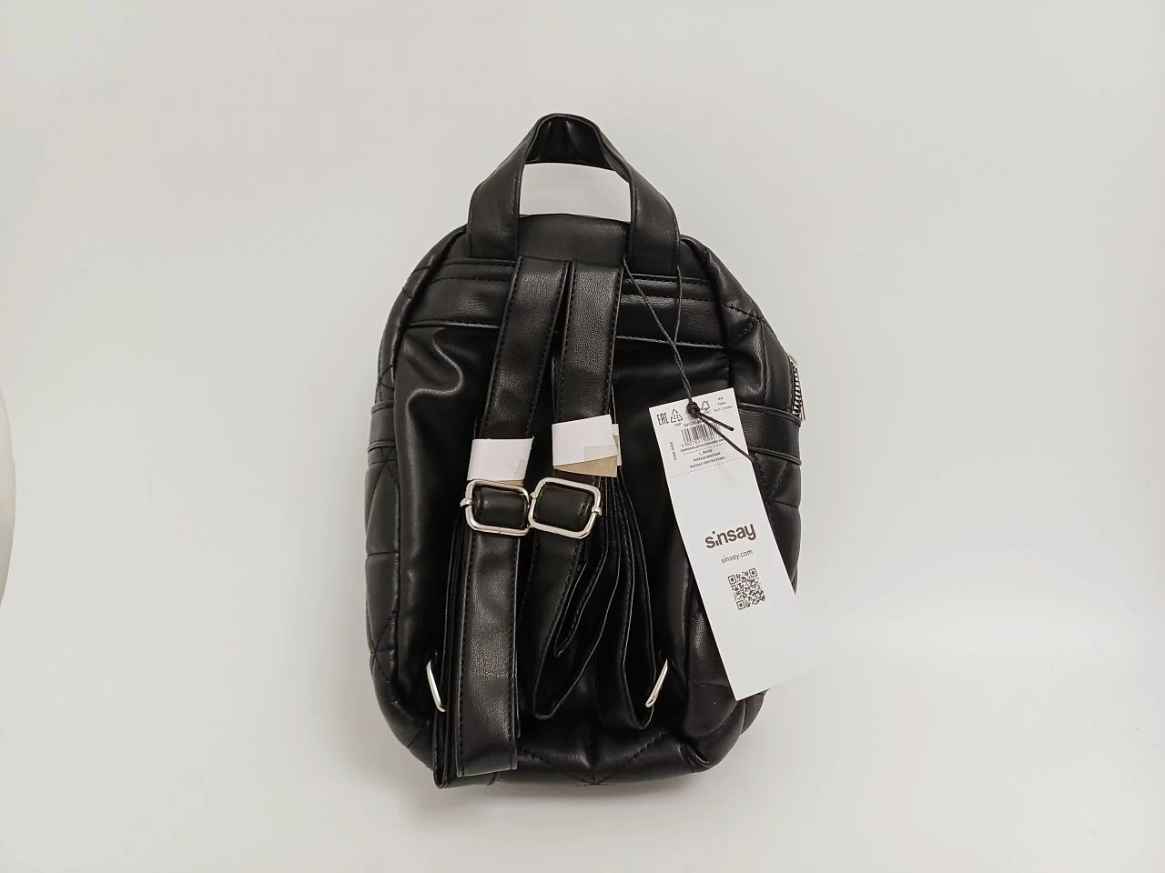 pikowany-czarny-plecak-sinsay-241gk-99x-one-5907831095012-ean-gtin-5907831095012