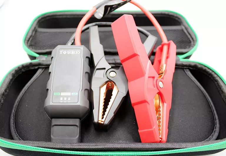 urzadzenie-do-rozruchu-akumulatora-navitel-js4000-kod-producenta-js4000