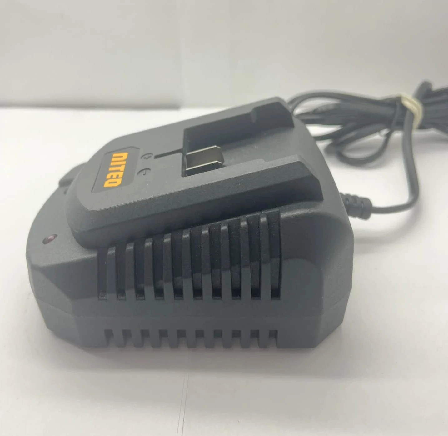 ladowarka-niteo-clv-2102400-240v-ean-gtin-5905118072756