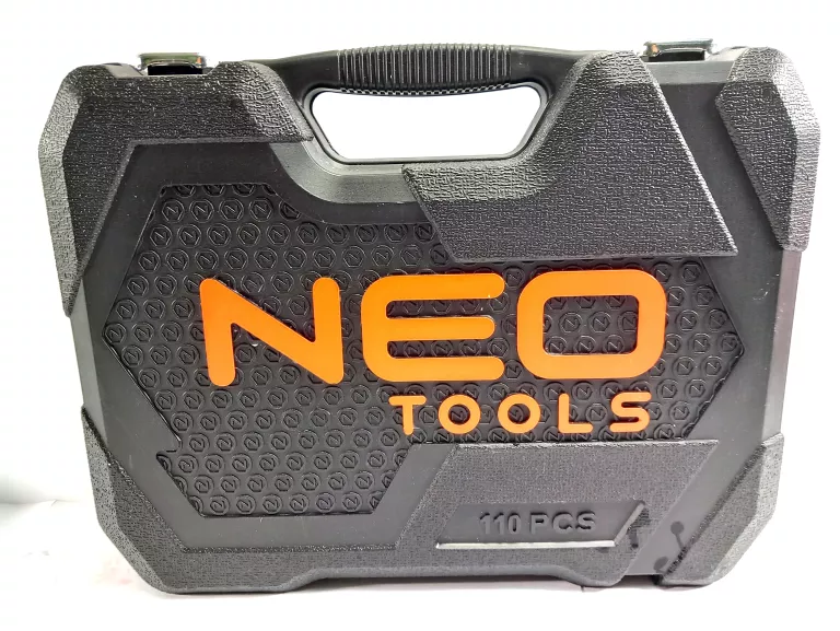 zestaw-kluczy-110-elementow-neotools-w-walizce-ean-gtin-5902062124586