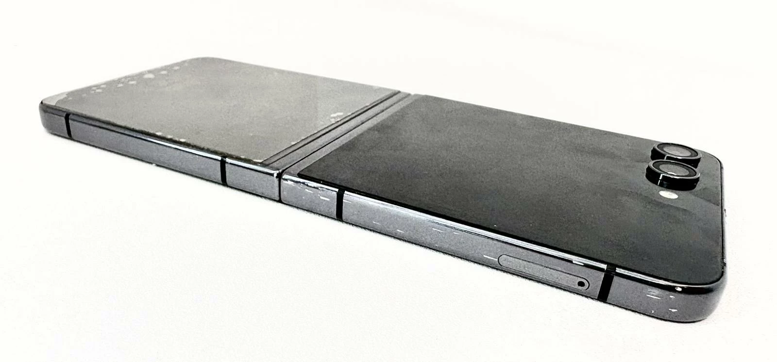 telefon-samsung-galaxy-z-flip5-512gb-przekatna-ekranu-670