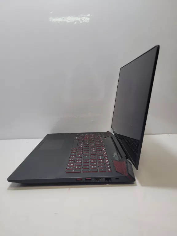 laptop-lenovo-y700-15isk-przekatna-ekranu-1560