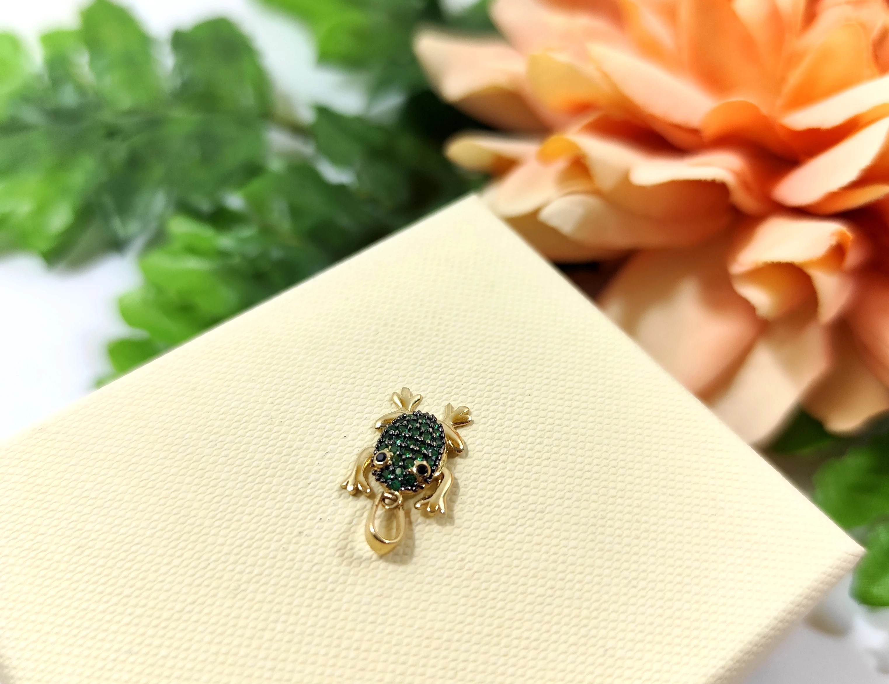 zlota-zawieszka-zabka-pr-585-kolejowa-80-chelm