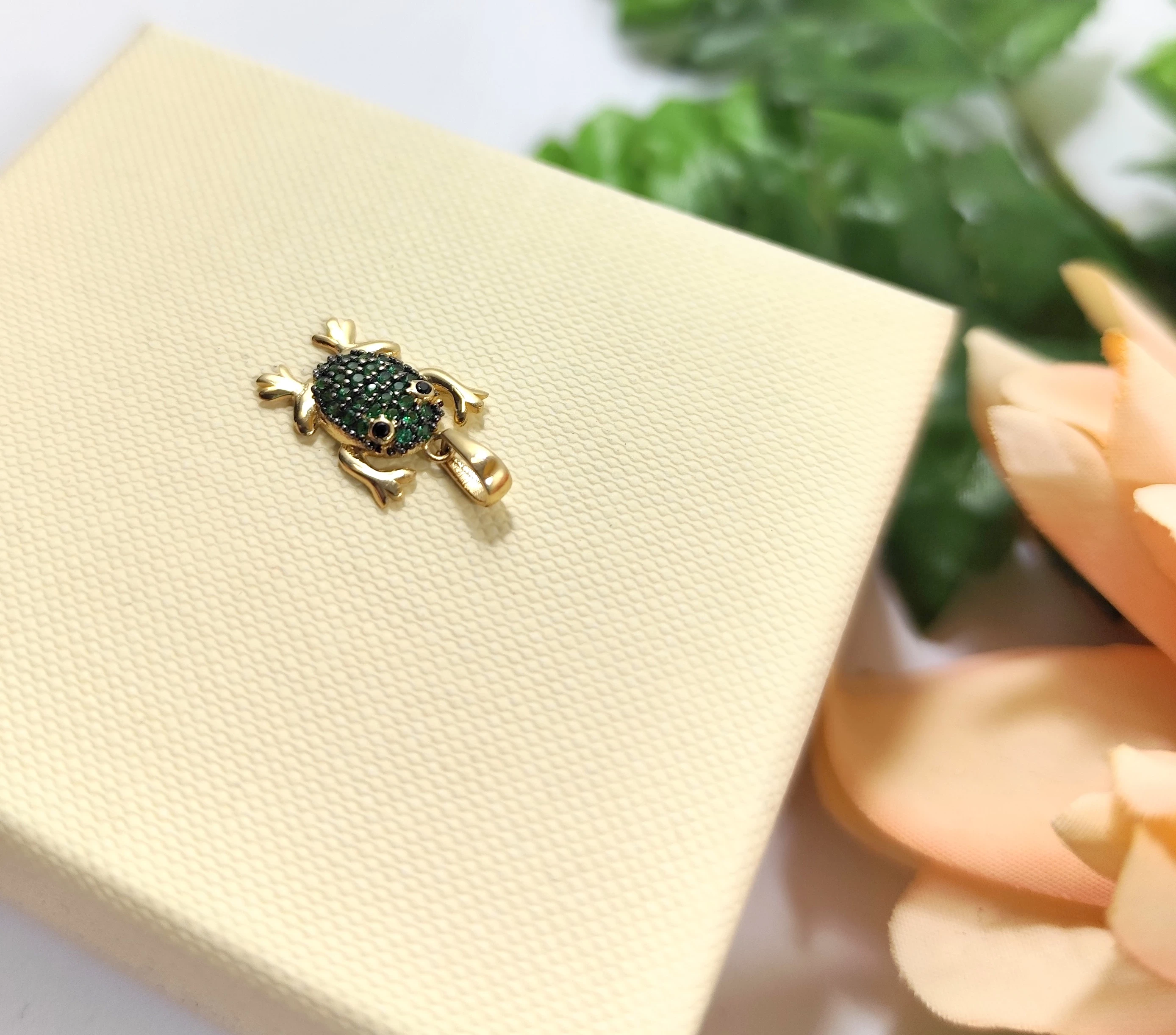 zlota-zawieszka-zabka-pr-585-marka-248811-958954