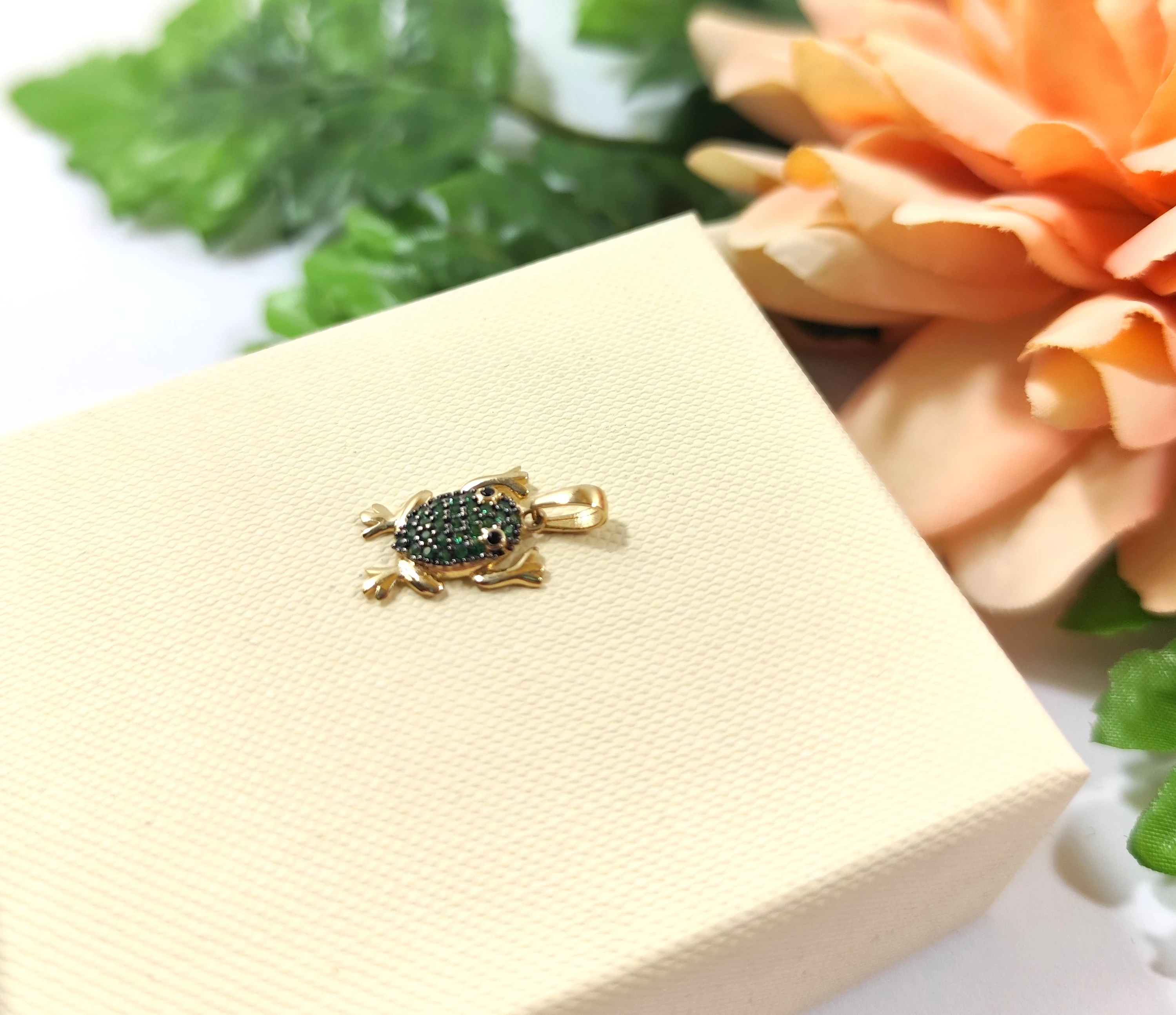 zlota-zawieszka-zabka-pr-585-material-15835-2