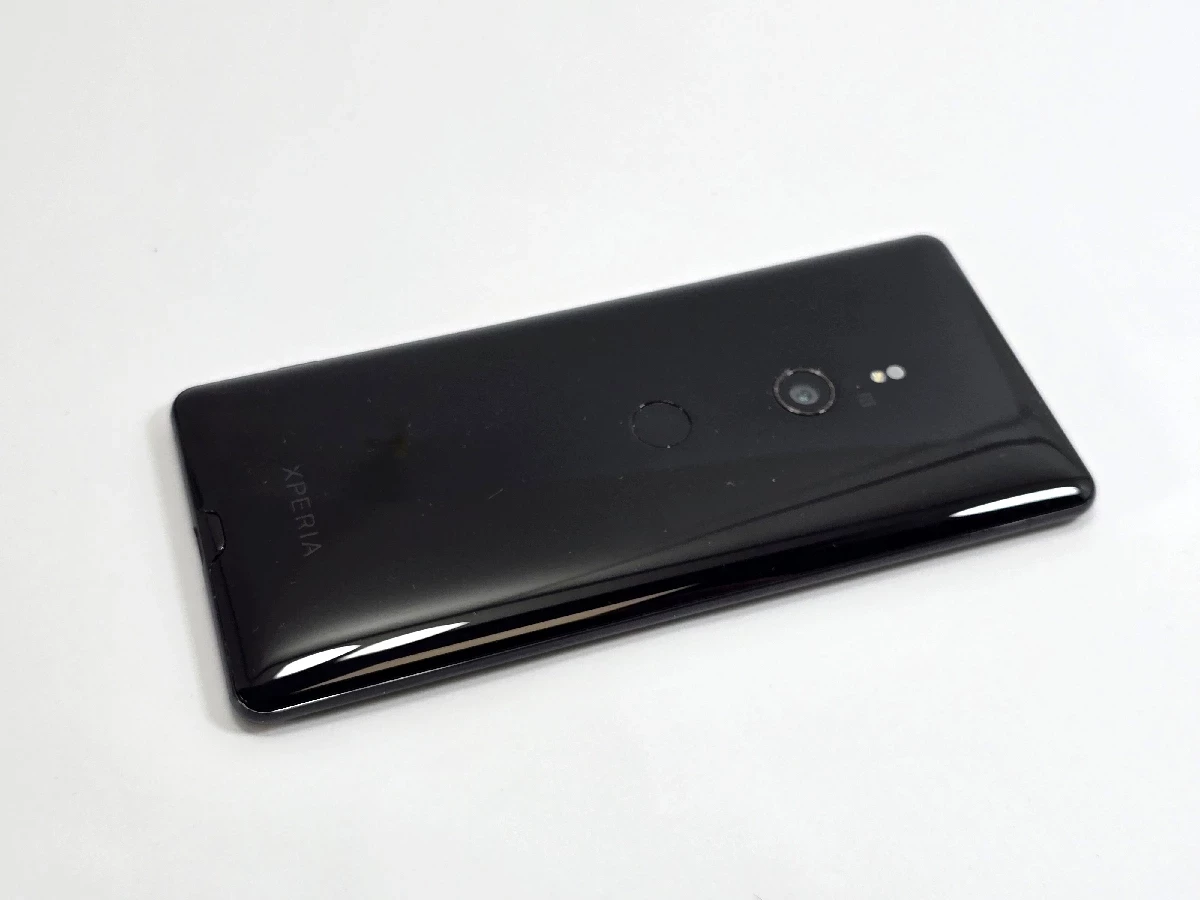 smartfon-sony-xperia-xz3-4-gb-64-gb-2g-czarny-przekatna-ekranu-600