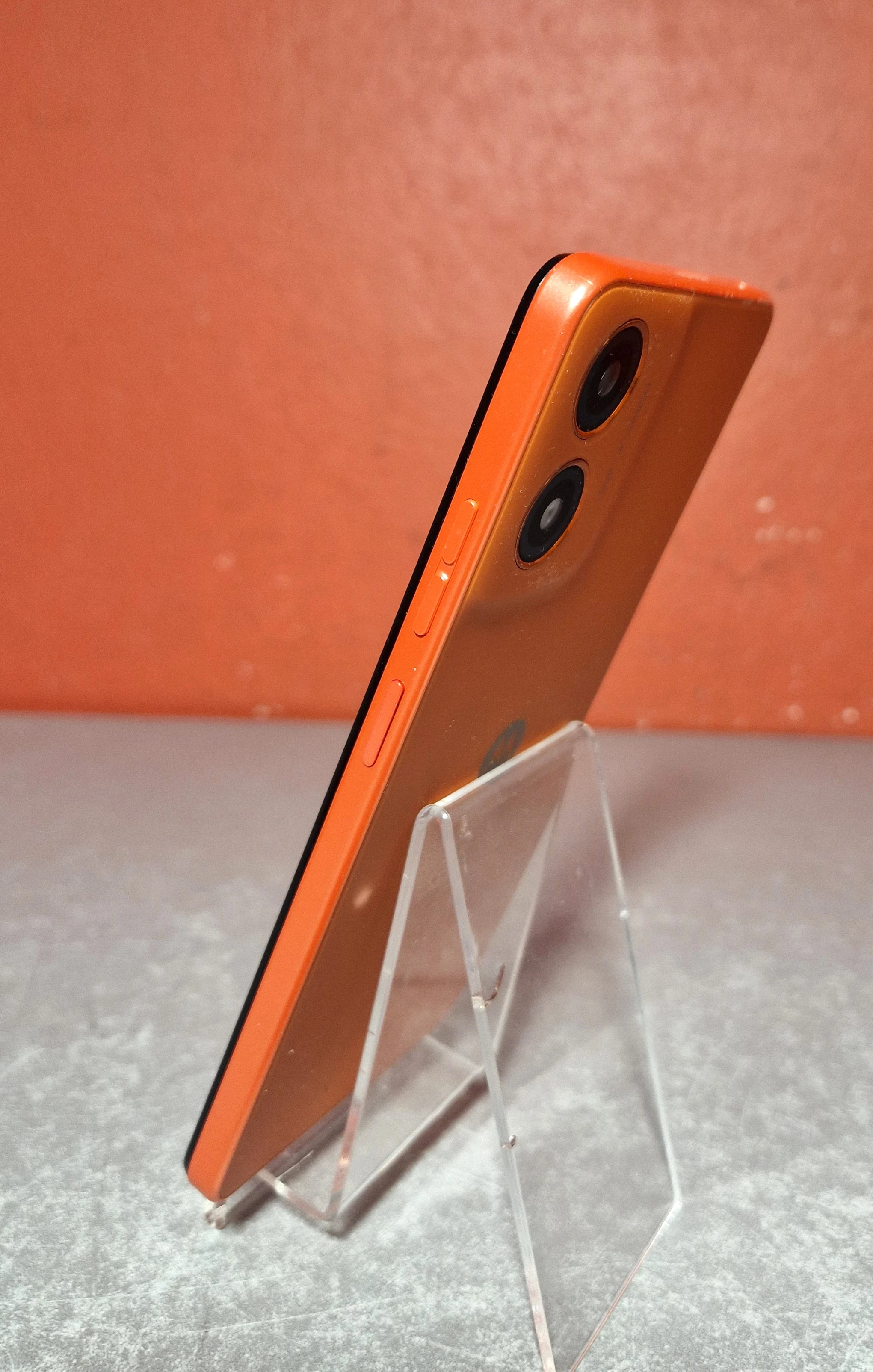 telefon-motorola-moto-g04-464gb-stan-11323-2