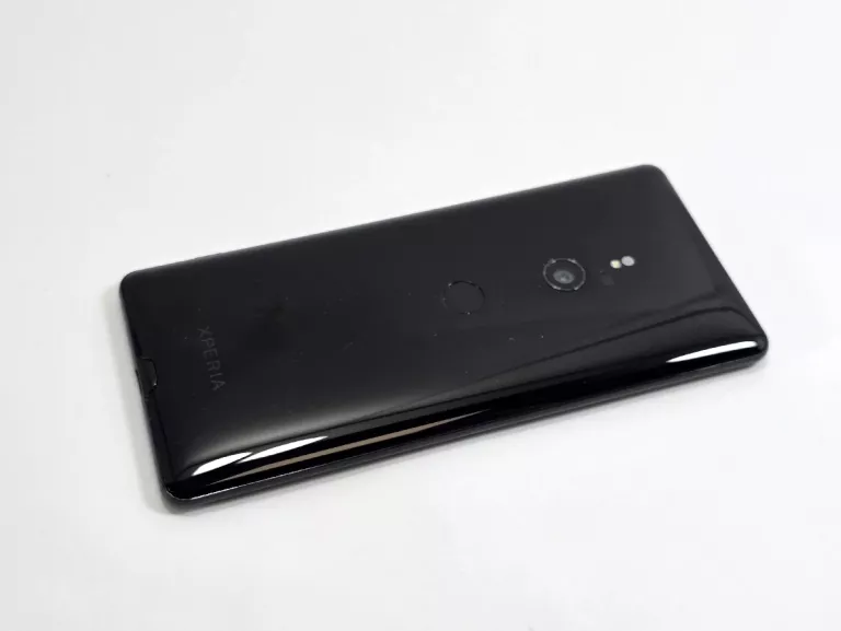 smartfon-sony-xperia-xz3-4-gb-64-gb-2g-czarny-przekatna-ekranu-600