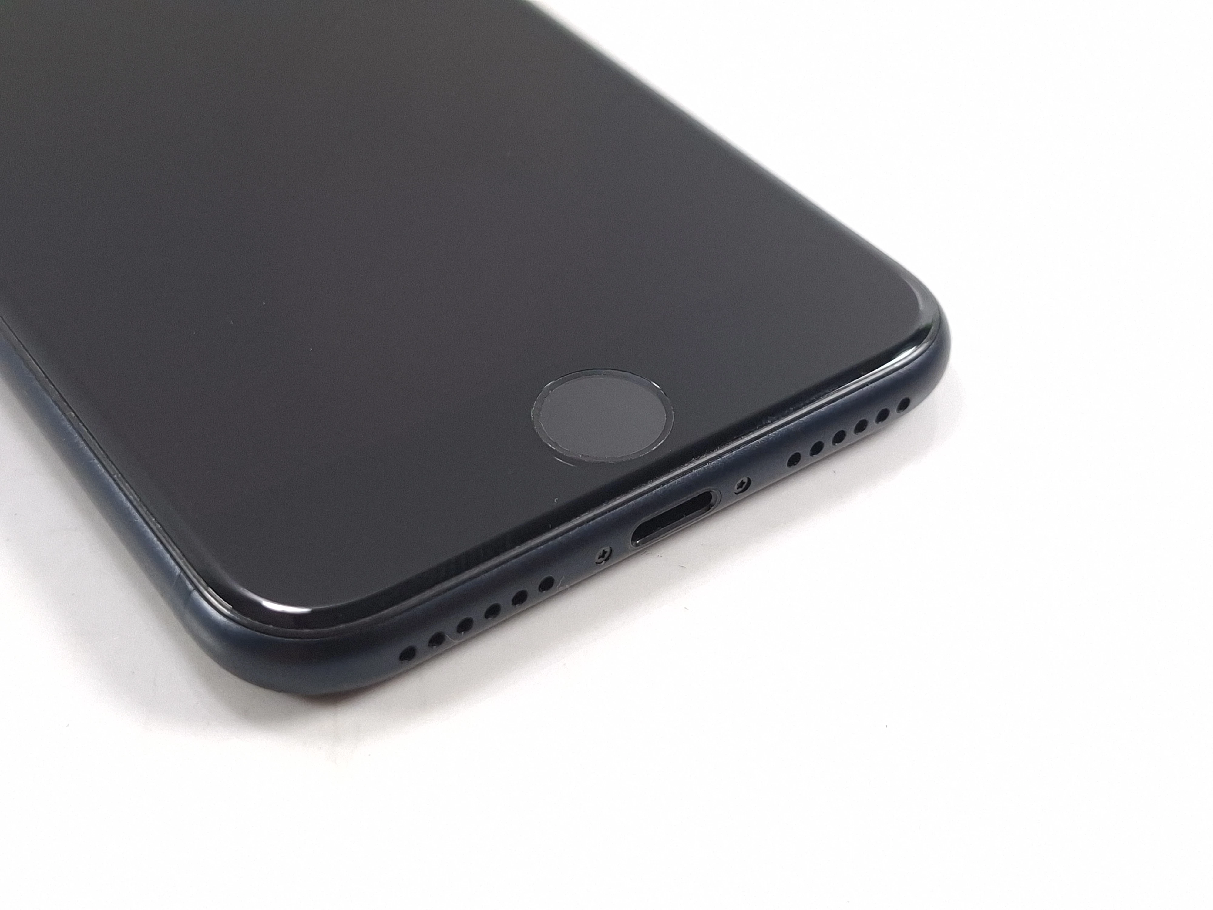 telefon-iphone-se-2022-64gb-wbudowana-pamiec-202869-214193