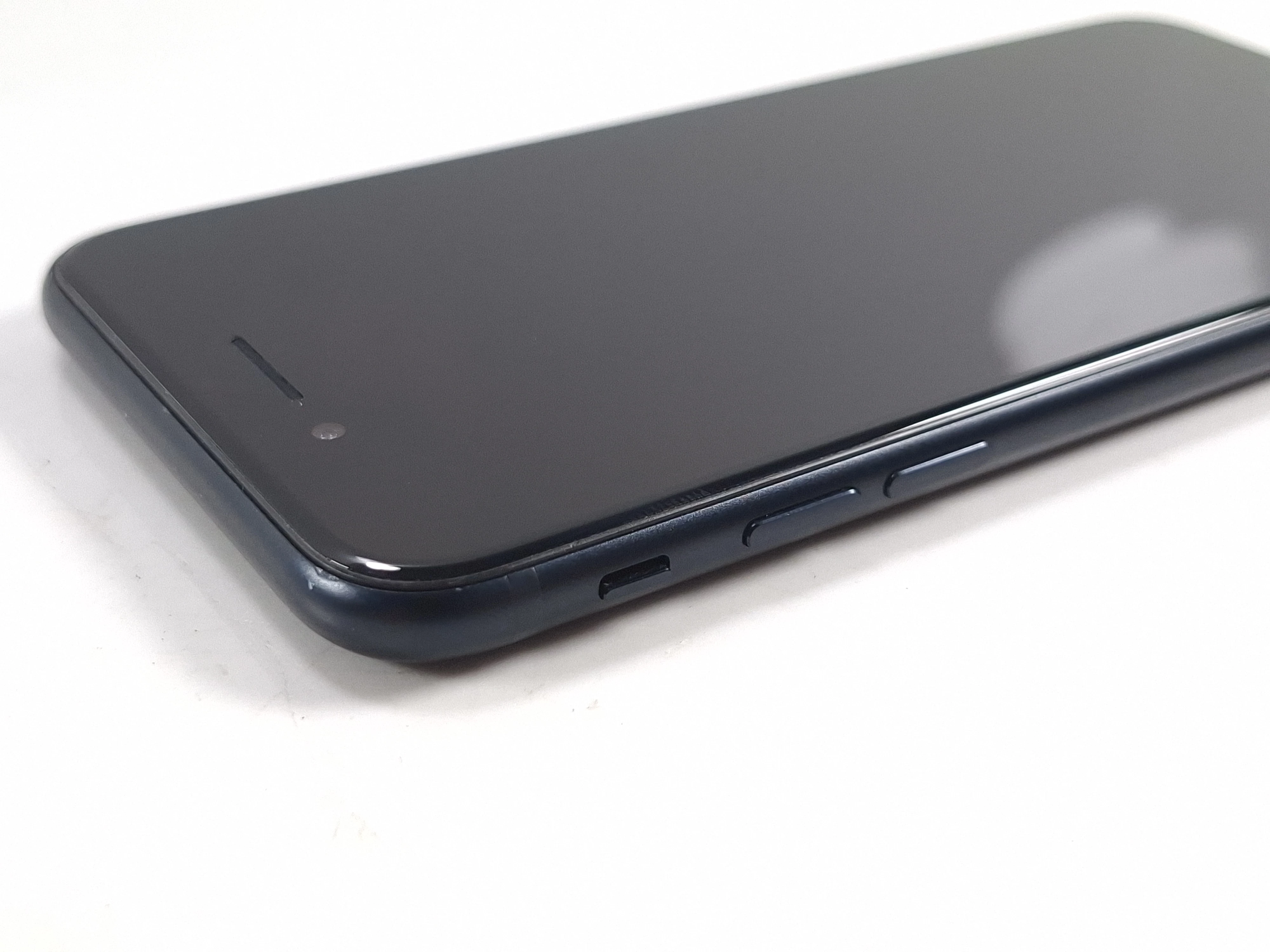 telefon-iphone-se-2022-64gb-przekatna-ekranu-470