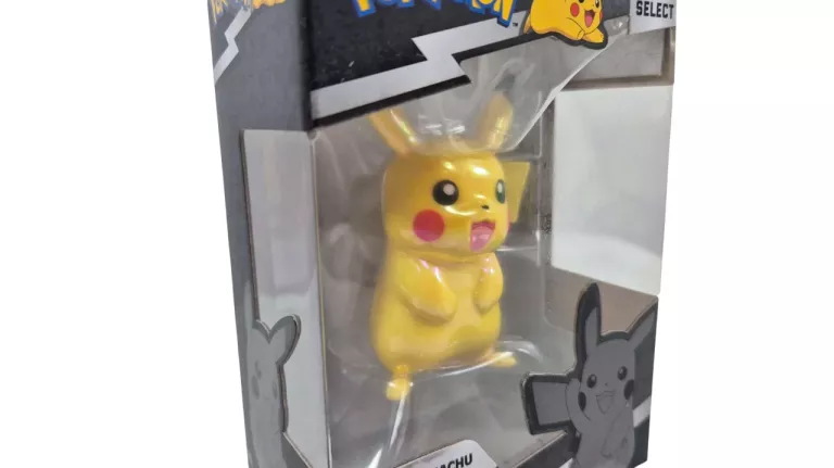 pokemon-iridescent-shine-pikachu-stan-11323-2