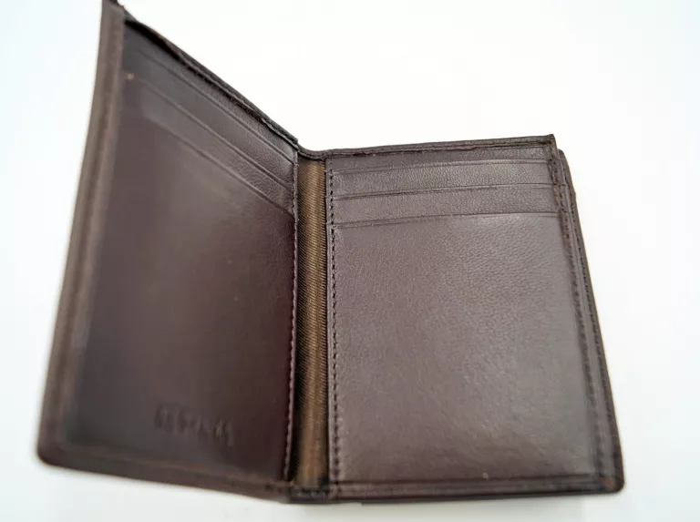 festina-portfel-skorzany-button-brazowy-zapiecie-203921-218377