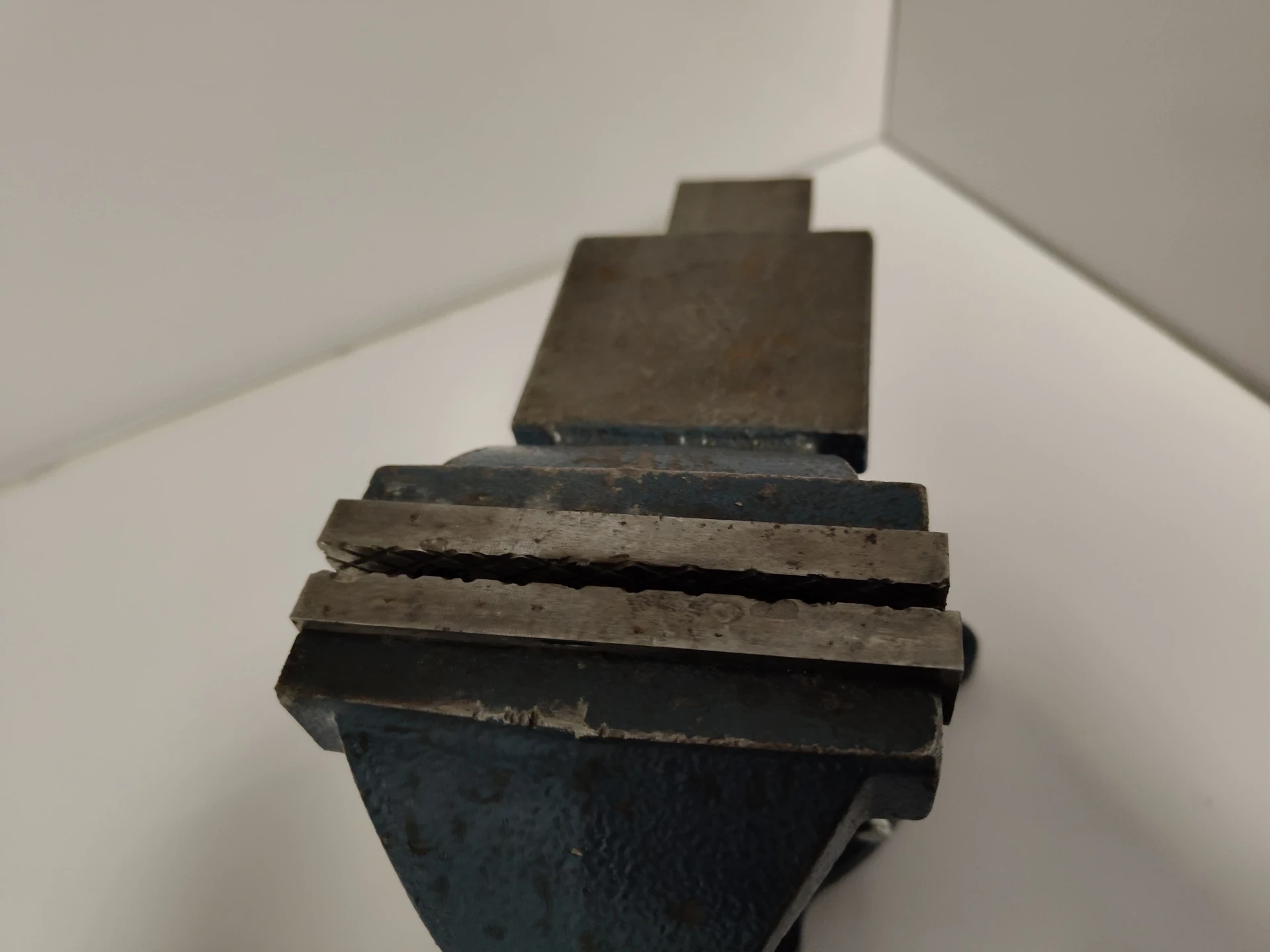 toolex-imadlo-stolowe-4-zeliwo-kowadlo-rodzaj-imadla-25468-840748