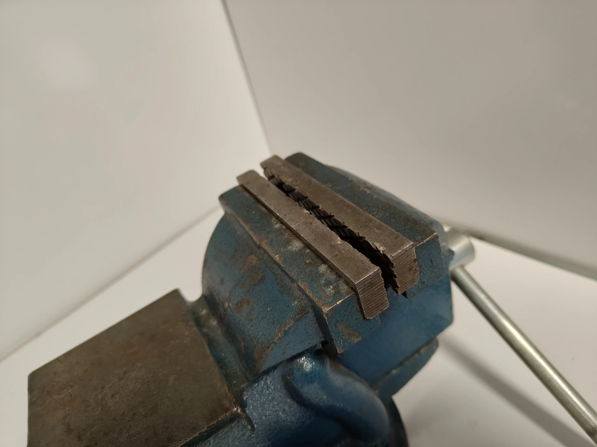 toolex-imadlo-stolowe-4-zeliwo-kowadlo-marka-248811-974866