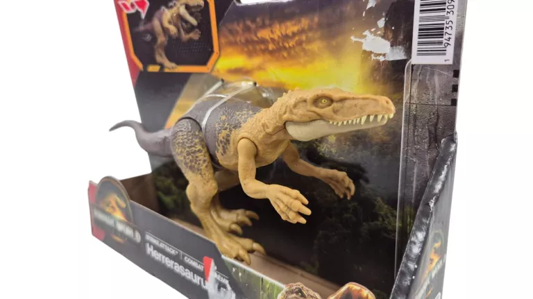 figurka-atakujacy-dinozaur-zuniceratops-jurassic-world-stan-11323-2