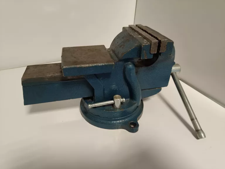 toolex-imadlo-stolowe-4-zeliwo-kowadlo-maksymalny-rozstaw-szczek-101