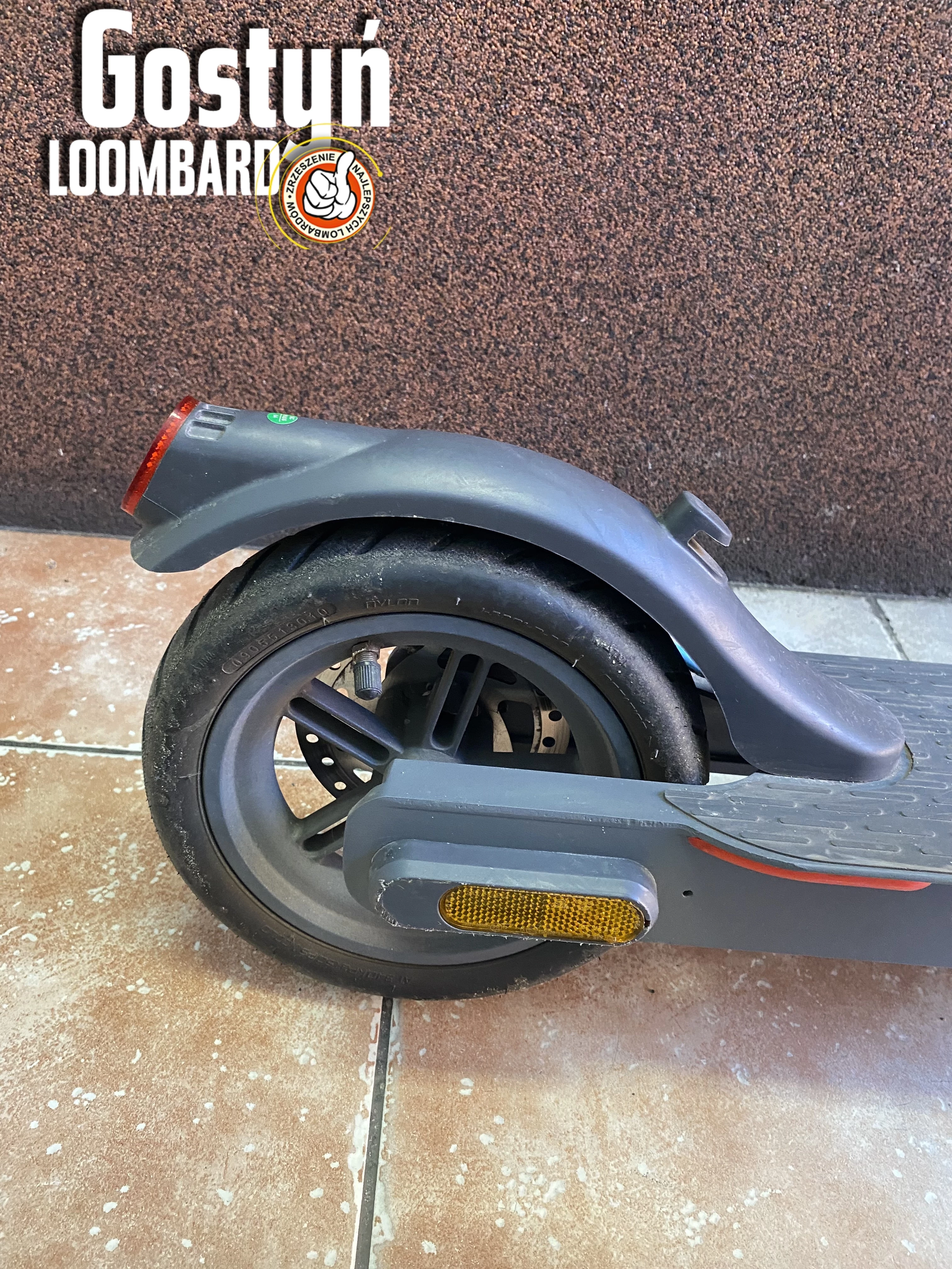 hulajnoga-elektryczna-motus-scooty-85-lite-czarno-turkusowa-moc-silnika-35000