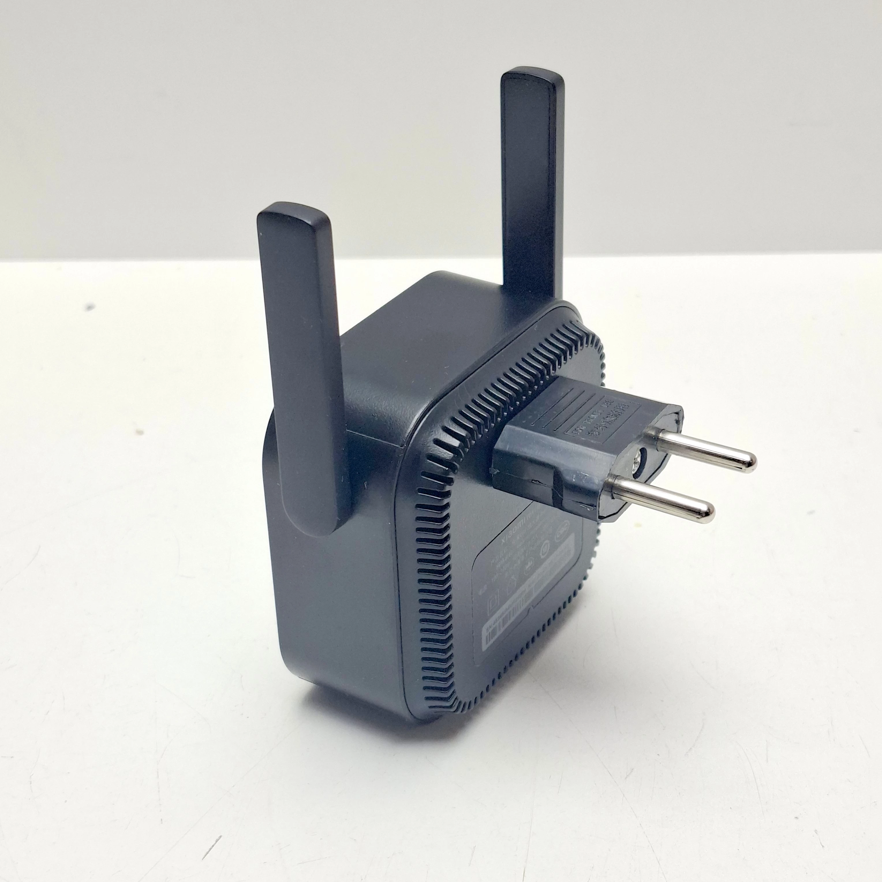 wzmacniacz-sygnalu-wi-fi-xiaomi-wi-fi-extender-pro-model-range-extender-pro