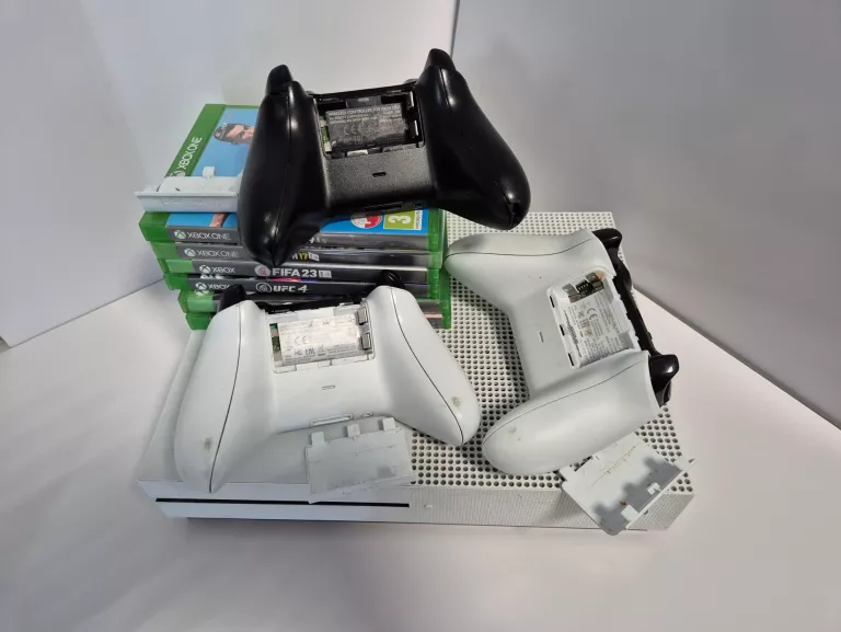 konsola-xbox-one-s-1tb-3-pady-gry-stacja-ladujaca-ean-gtin-889842110913