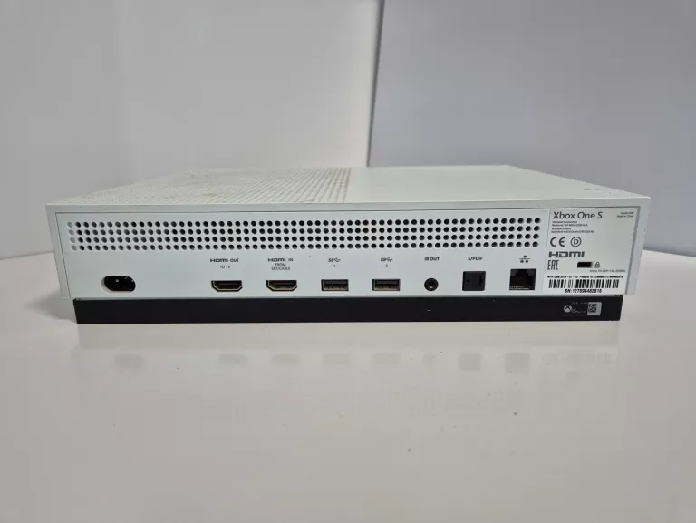 konsola-xbox-one-s-1tb-3-pady-gry-stacja-ladujaca-kod-producenta-234-01007